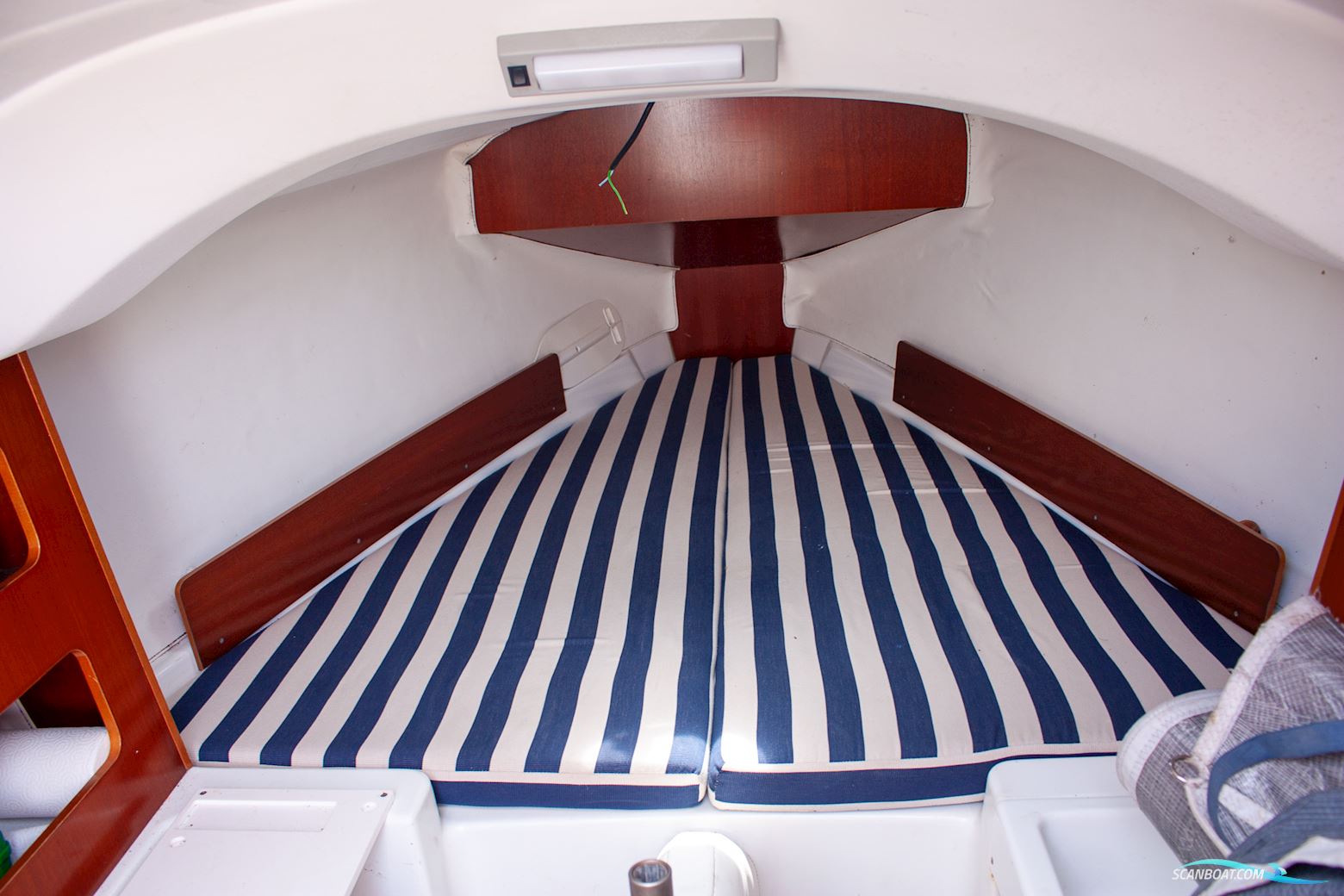 Beneteau First 211