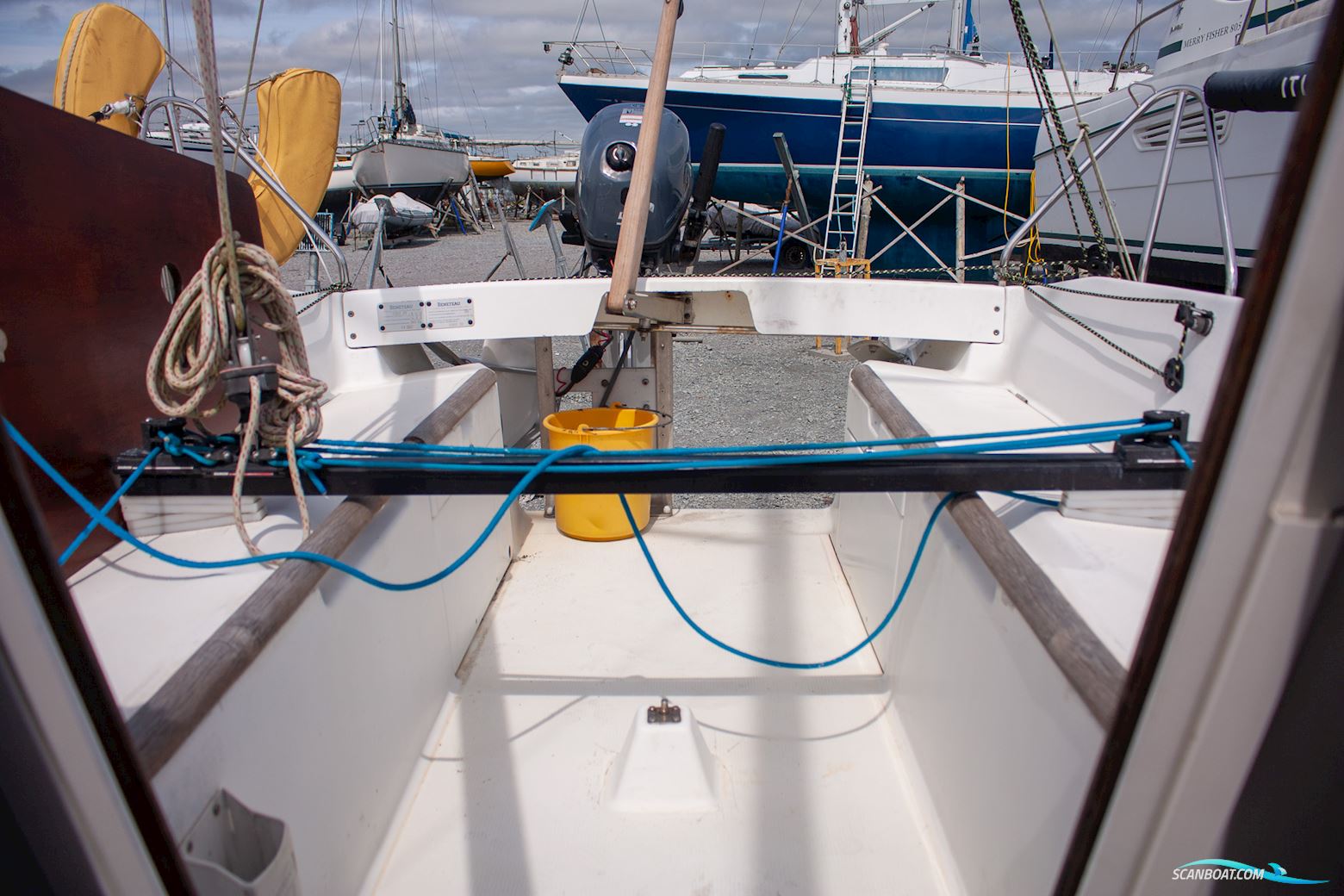 Beneteau First 211