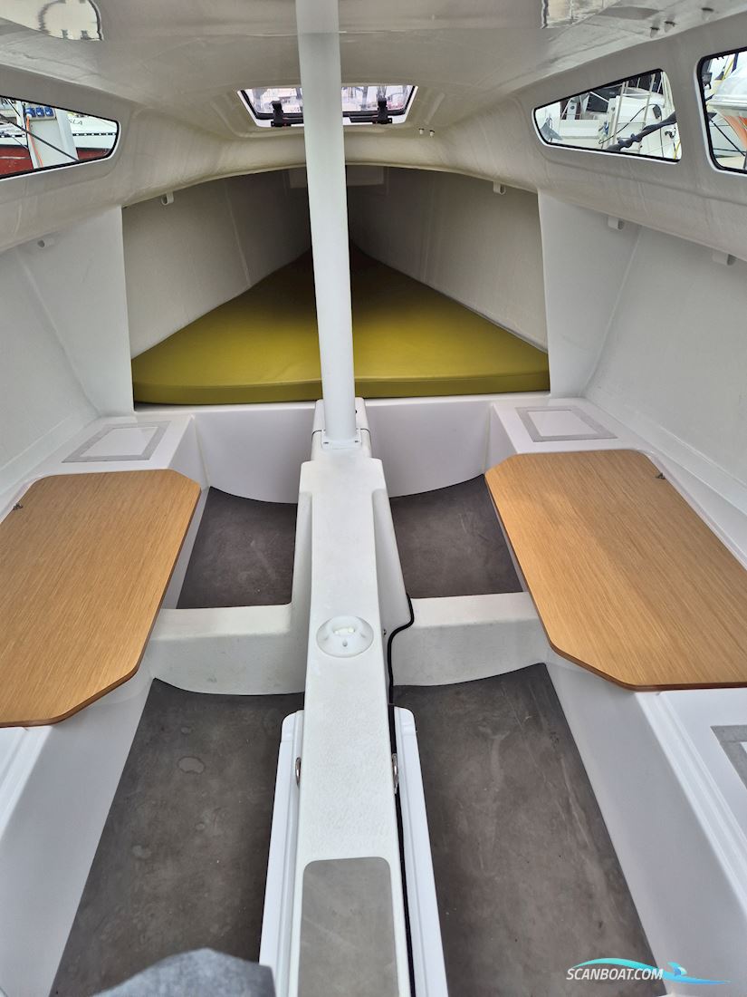 Beneteau First 24 SE