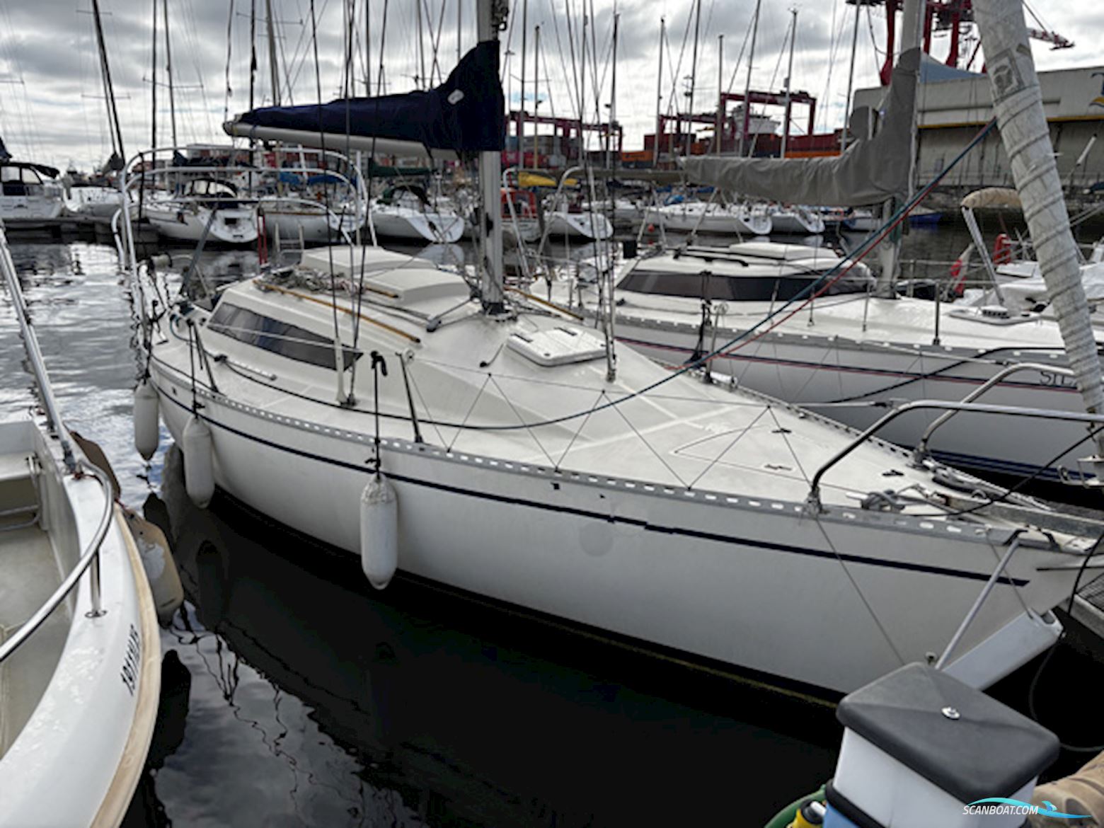 Beneteau First 27