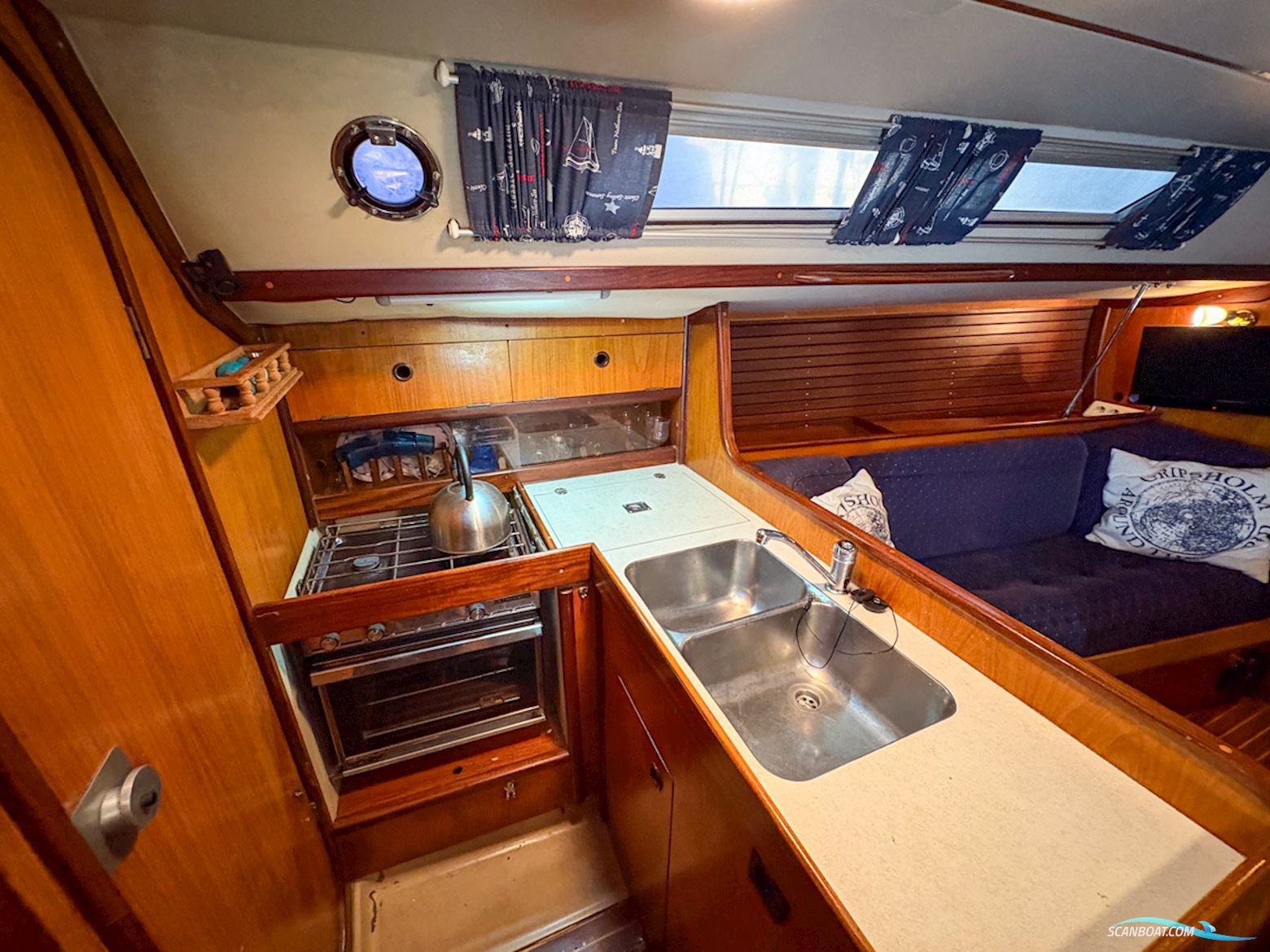 Beneteau First 345