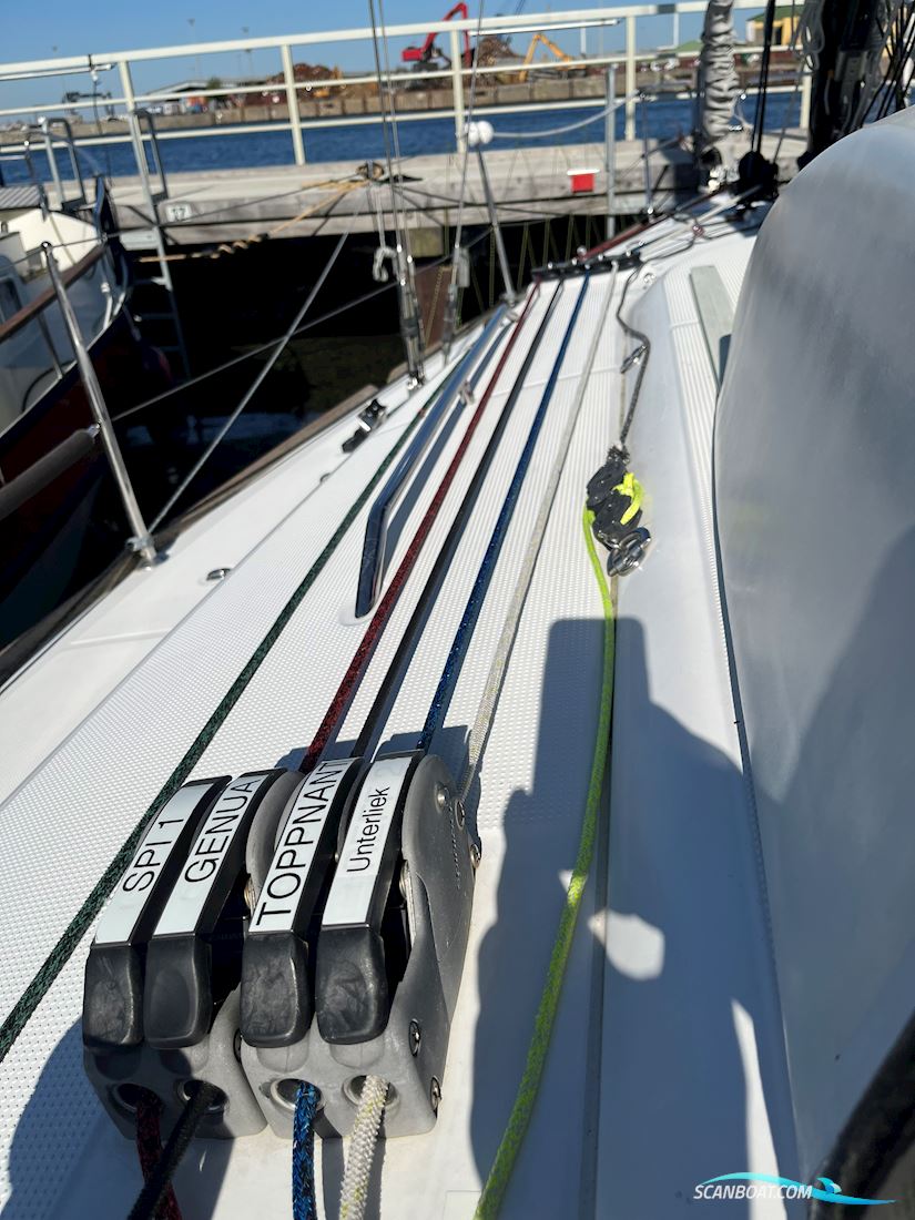 Beneteau First 34.7