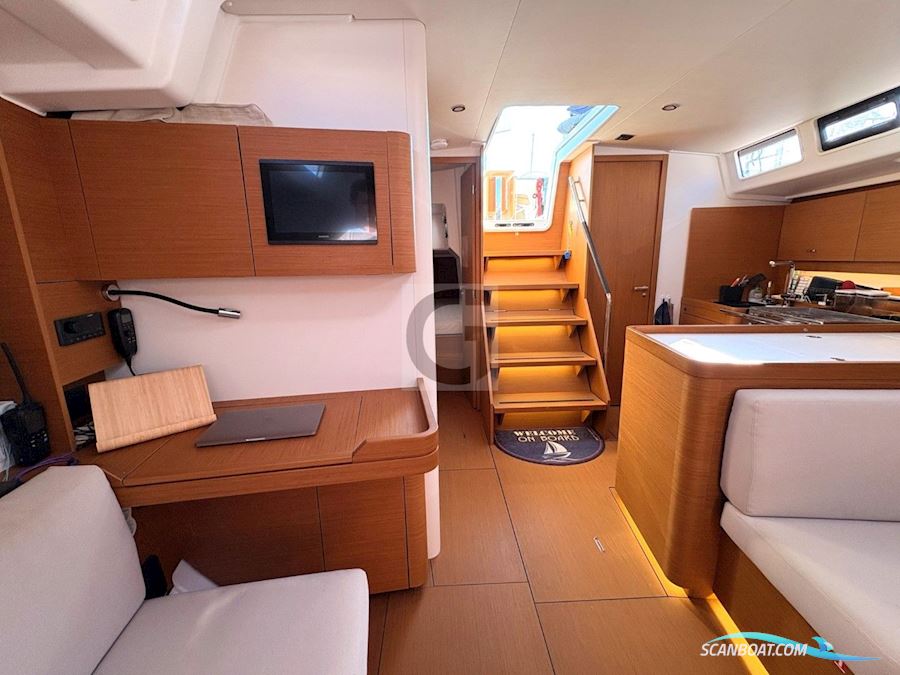 Beneteau First 44