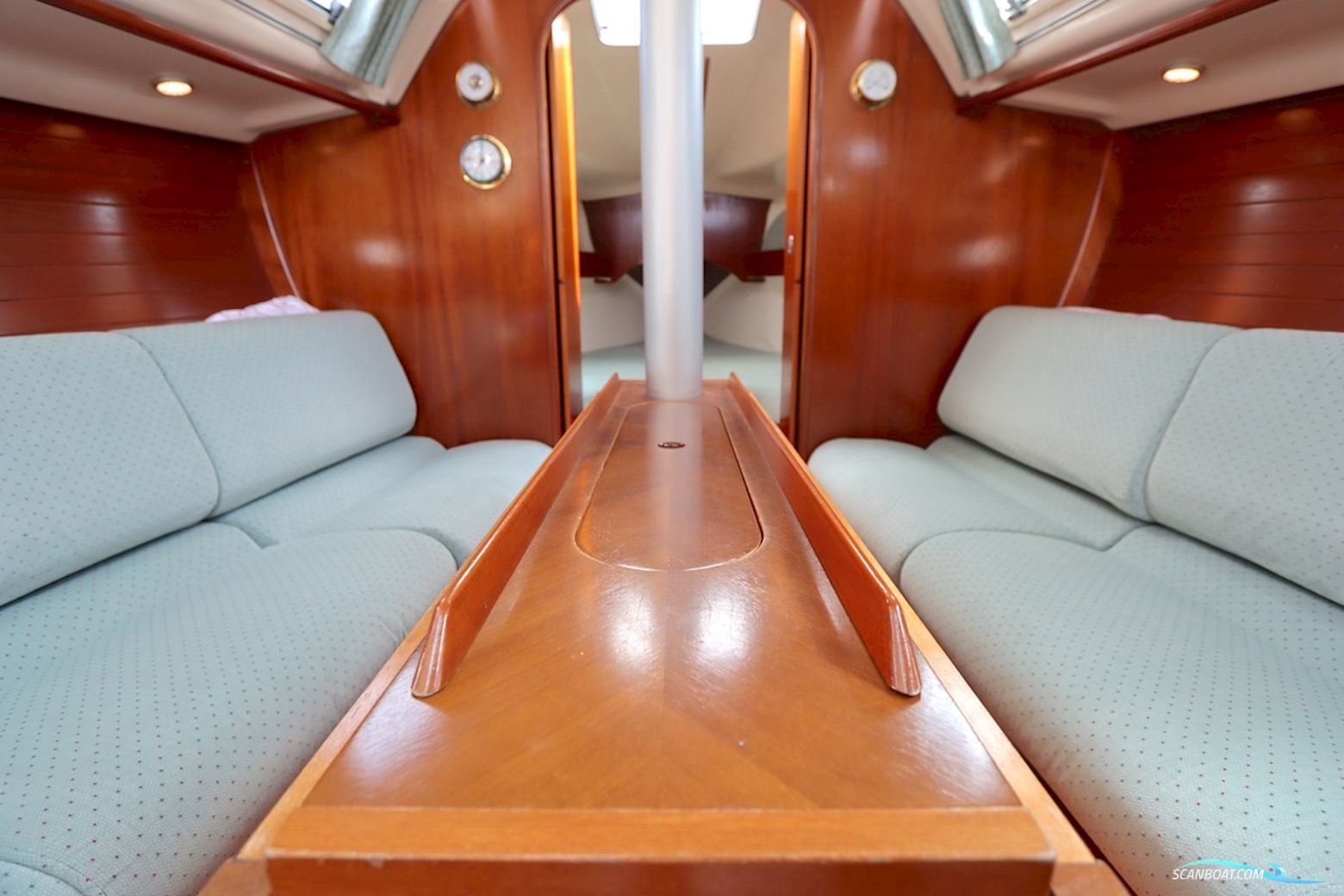 Beneteau Oceanis 300