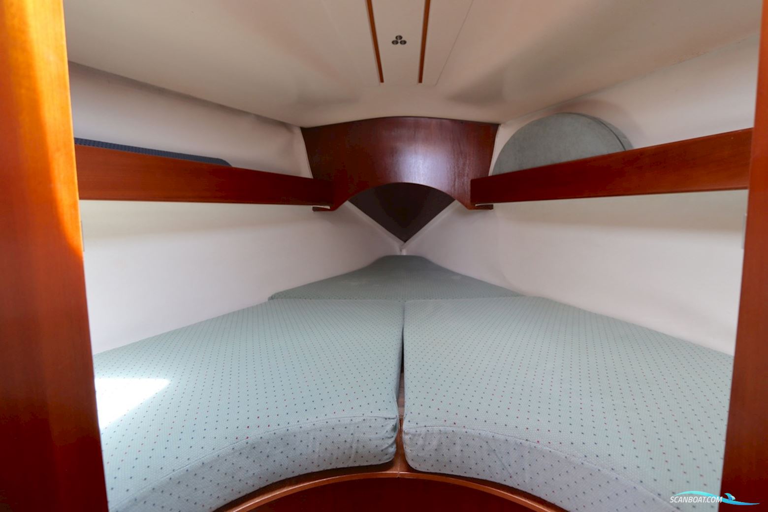 Beneteau Oceanis 300