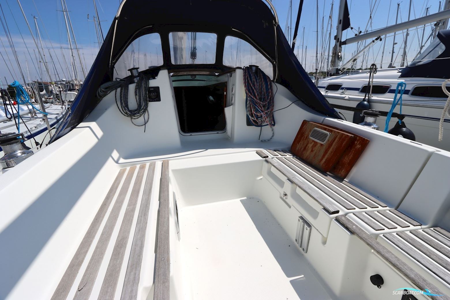 Beneteau Oceanis 300