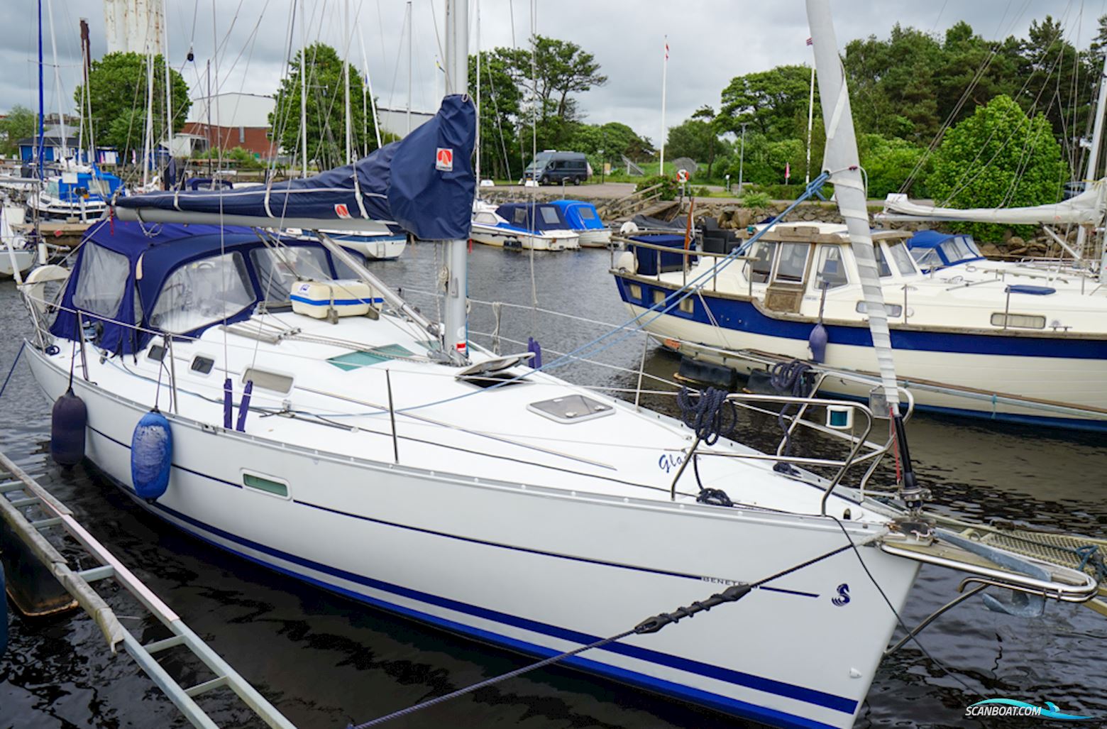 Beneteau Oceanis 323 Sejlbåd 2005, med Yanmar 3ym20 motor, Sverige