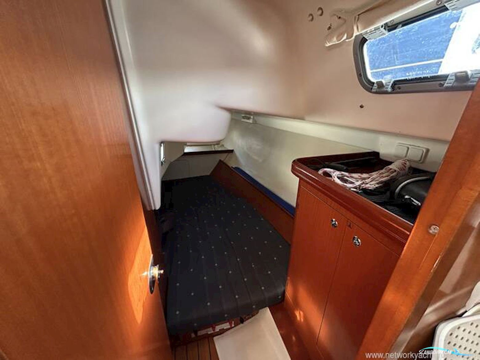 Beneteau Oceanis 323