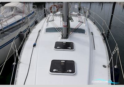 Beneteau Oceanis 323 Sejlbåd 2005, Sverige