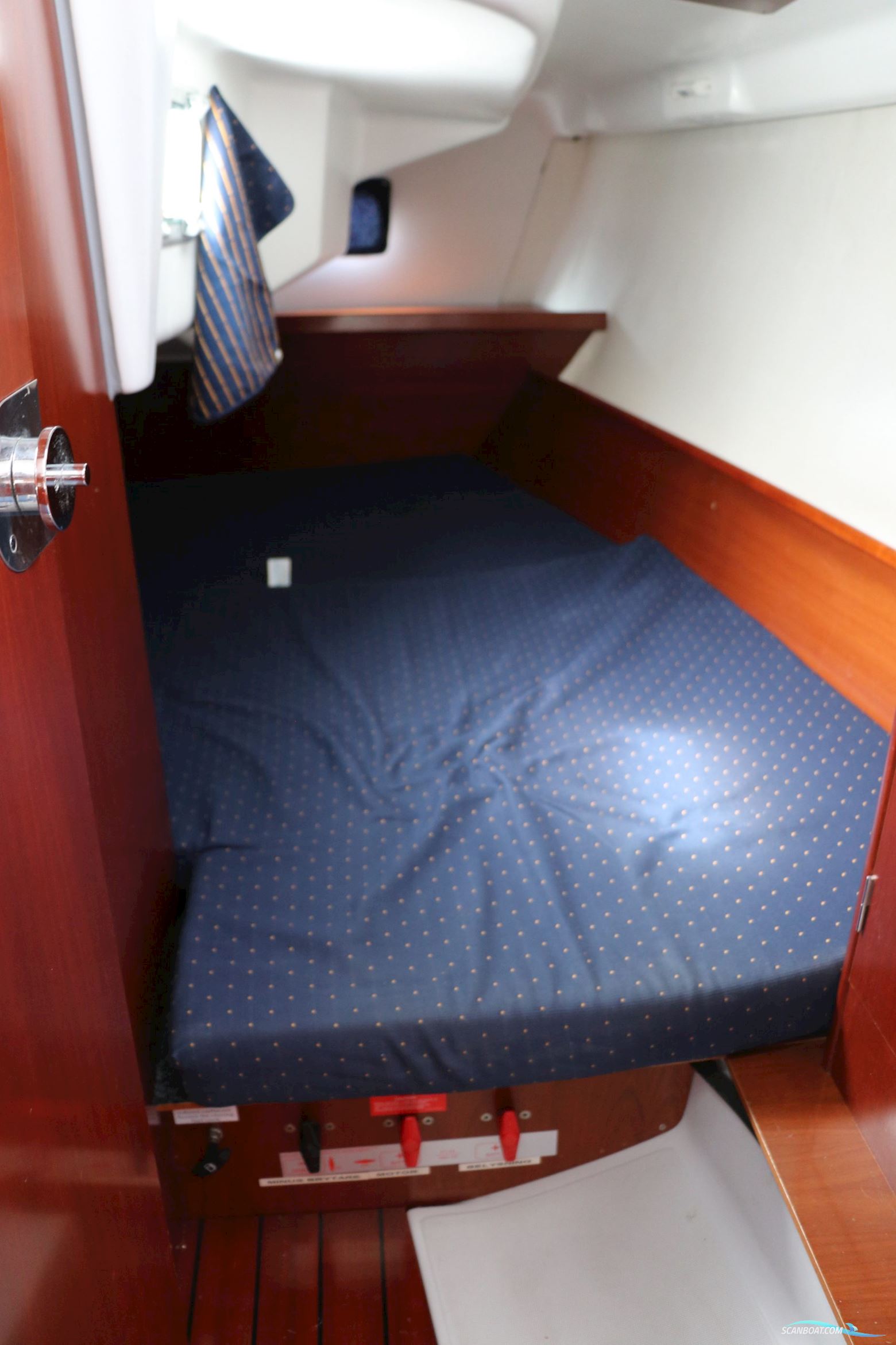 Beneteau Oceanis 323