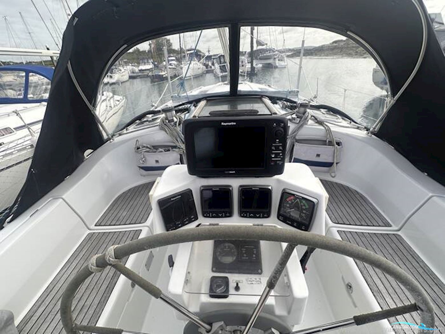 Beneteau Oceanis 351