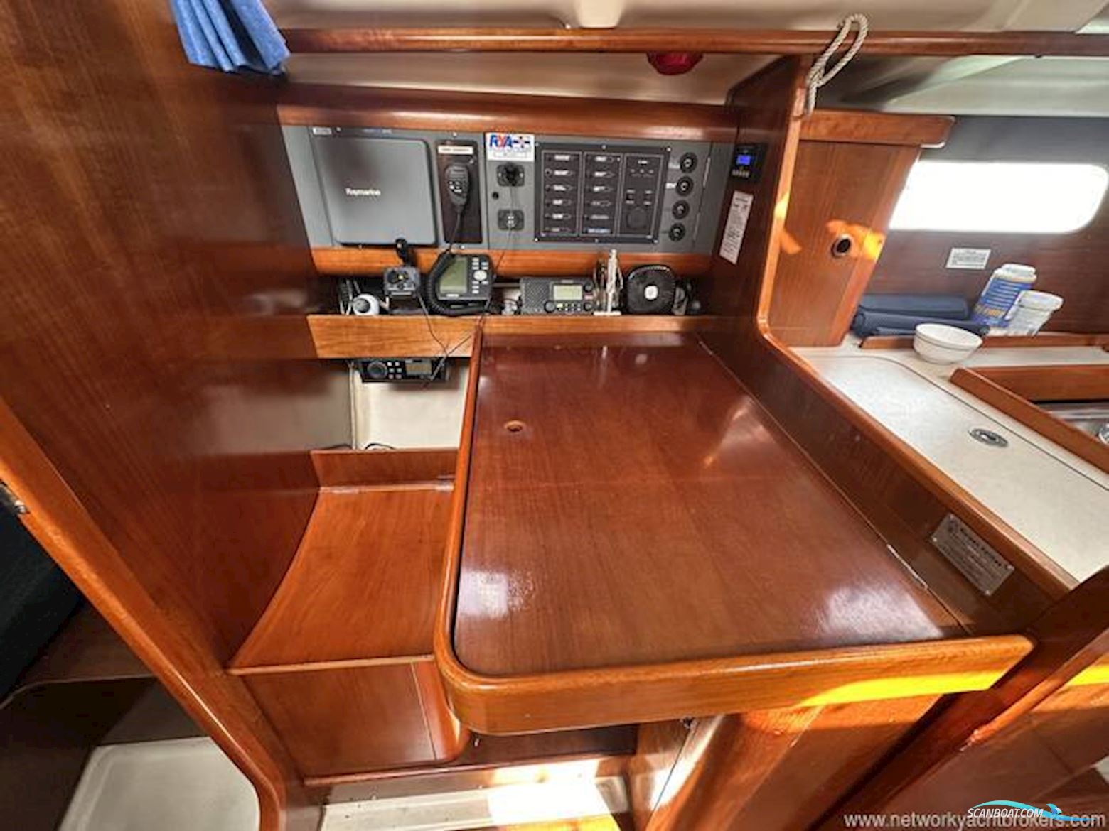 Beneteau Oceanis 351
