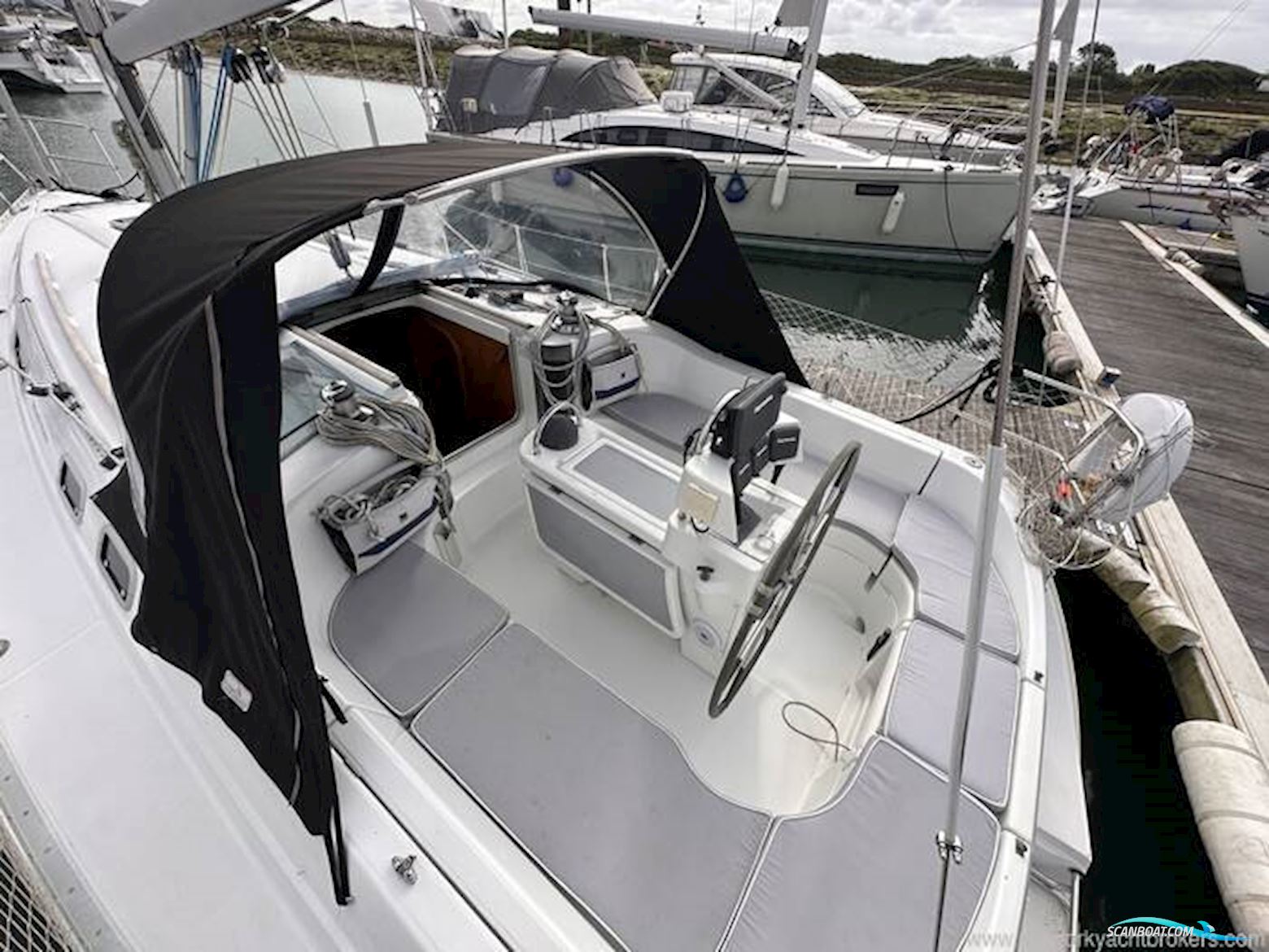 Beneteau Oceanis 351