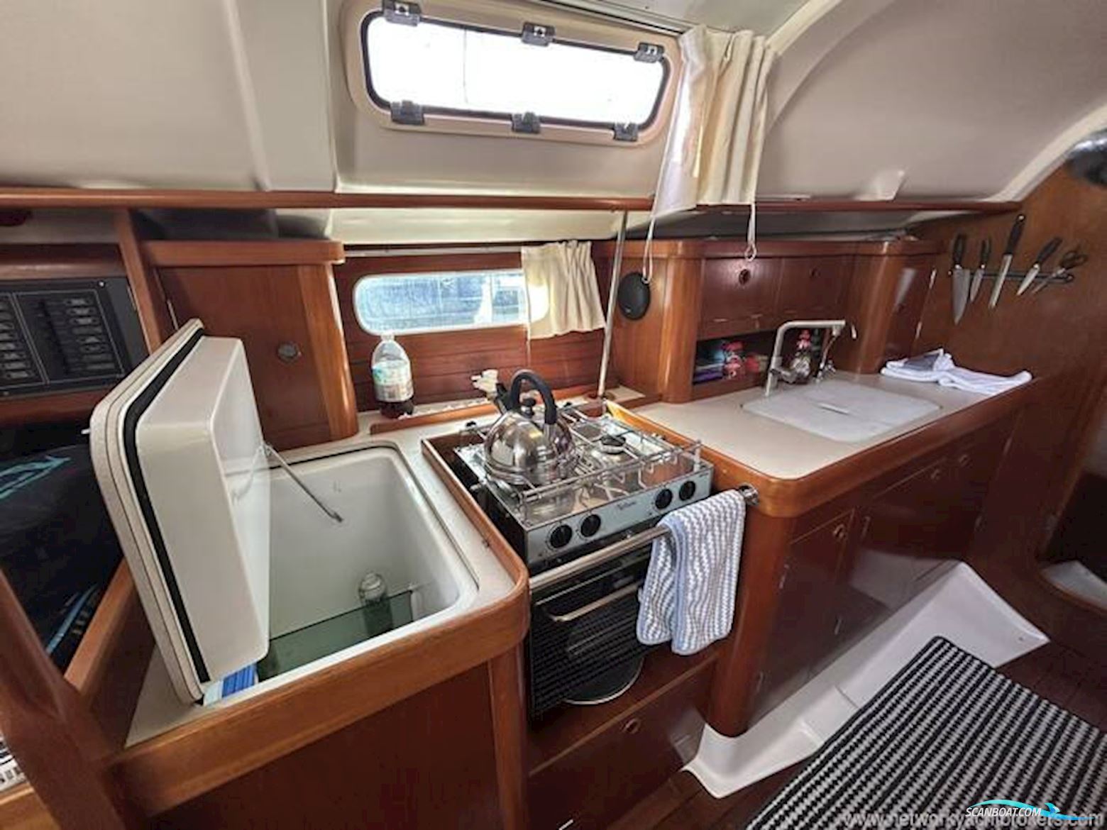 Beneteau Oceanis 351