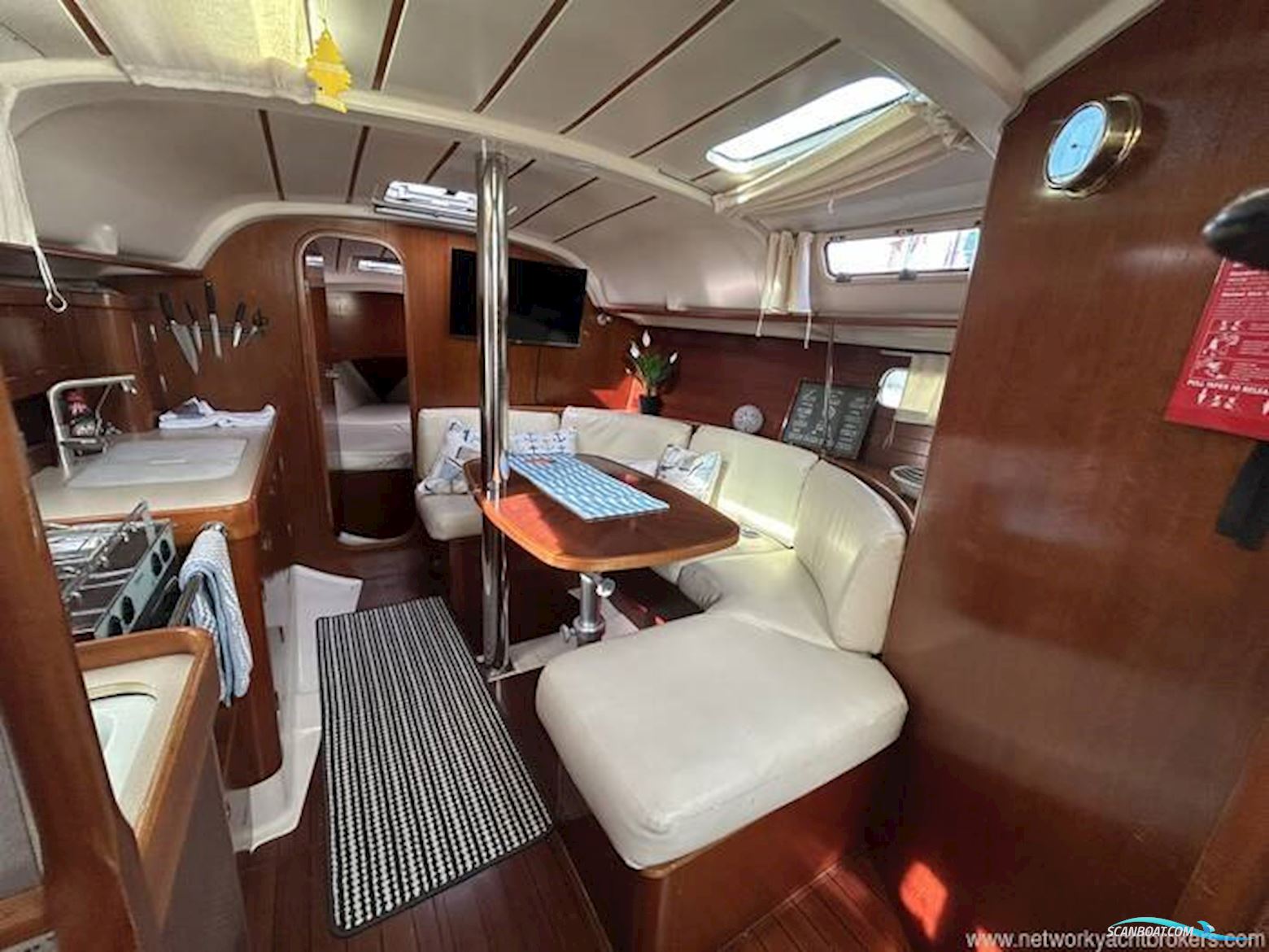 Beneteau Oceanis 351