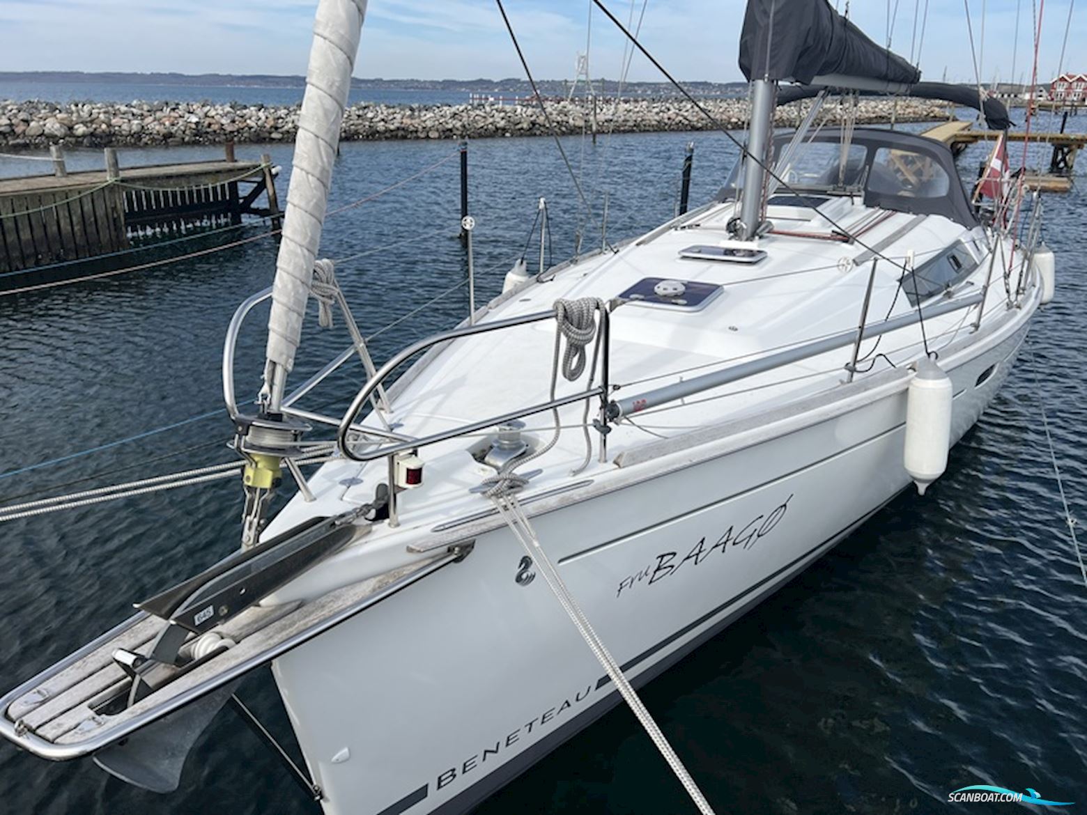 Beneteau Oceanis 37