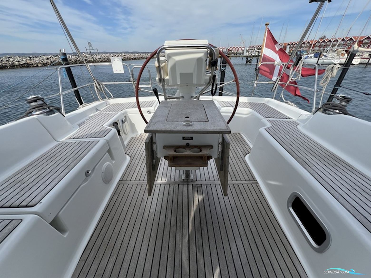 Beneteau Oceanis 37