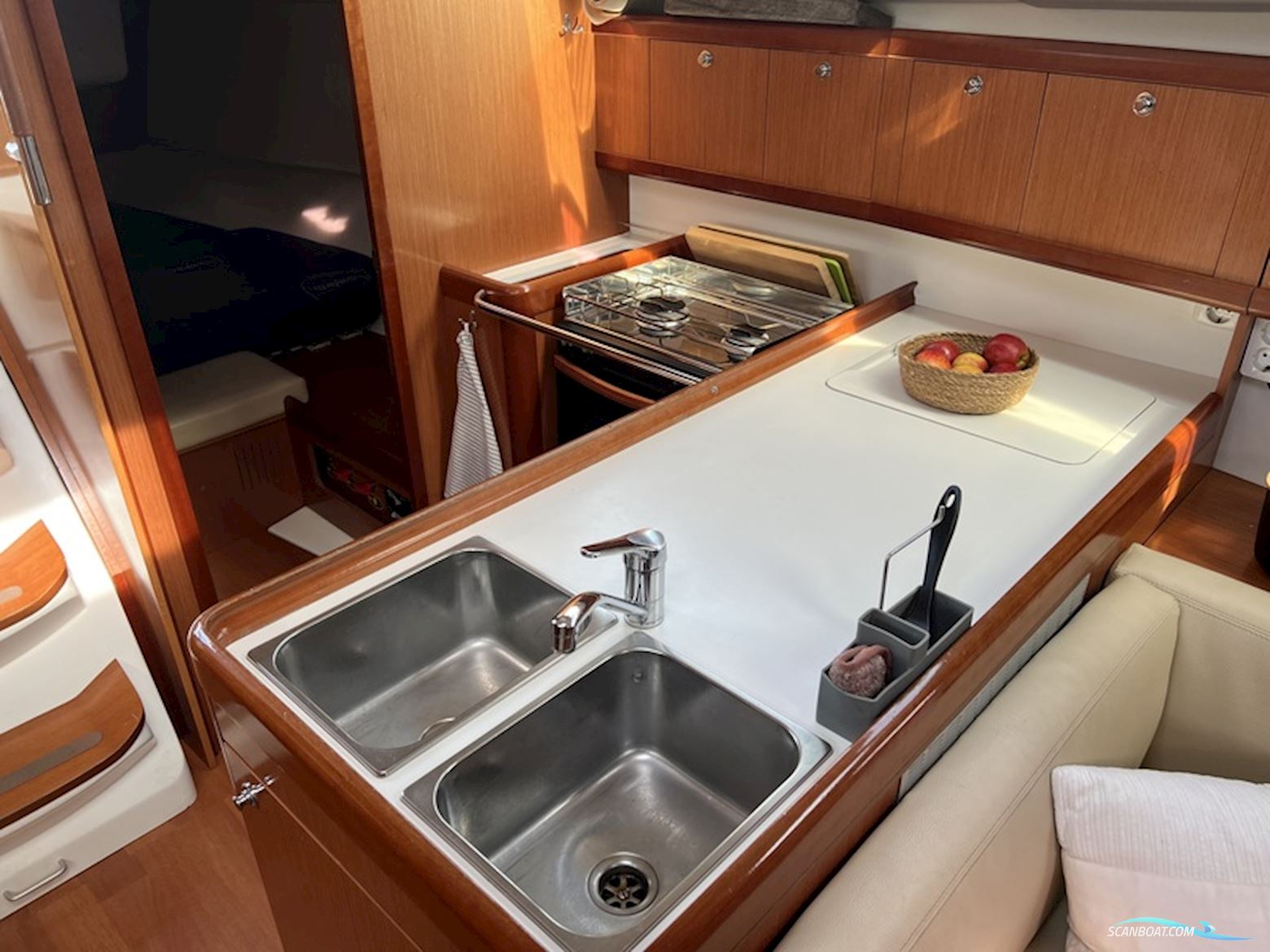 Beneteau Oceanis 37