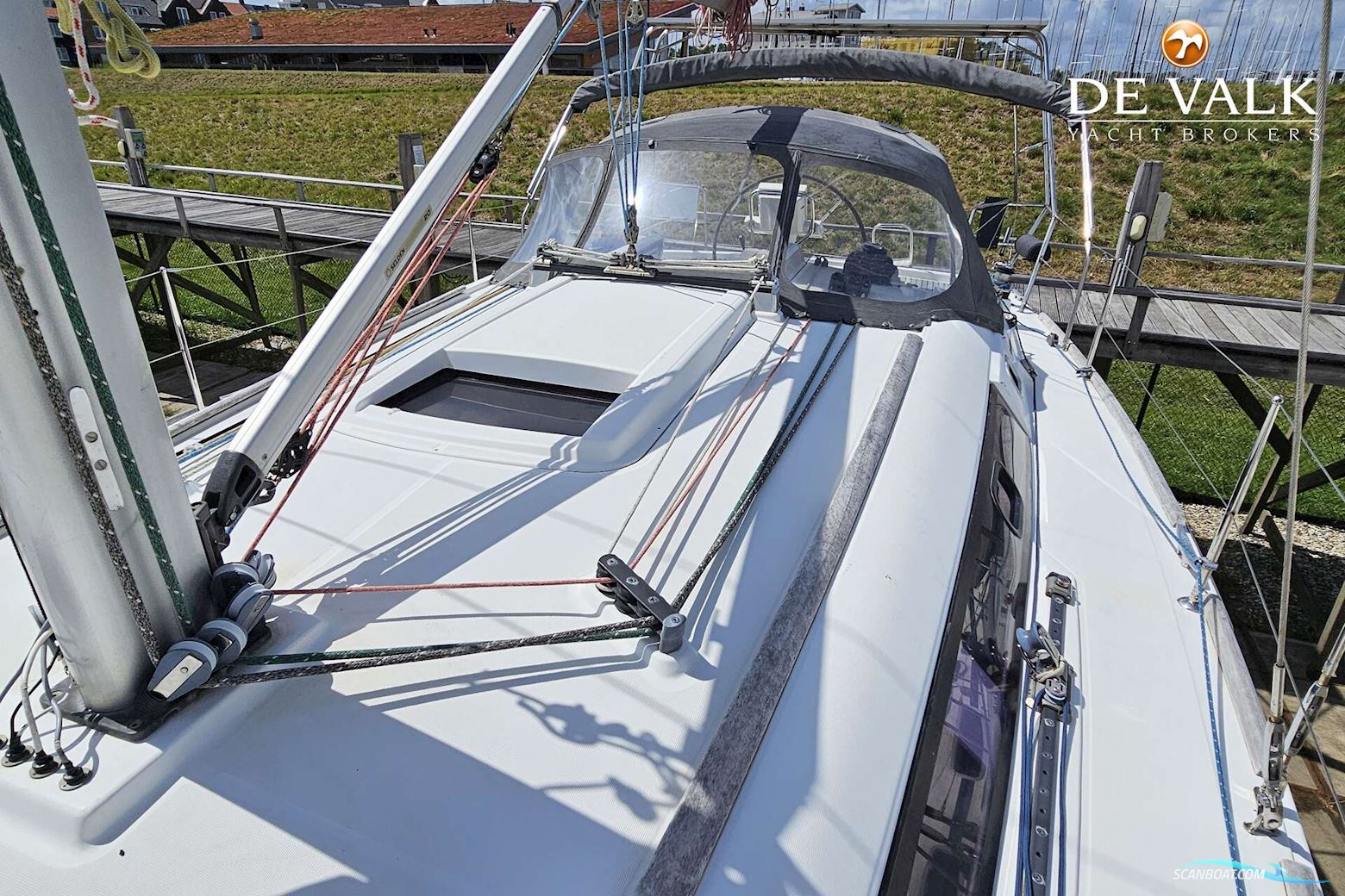 Beneteau Oceanis 37