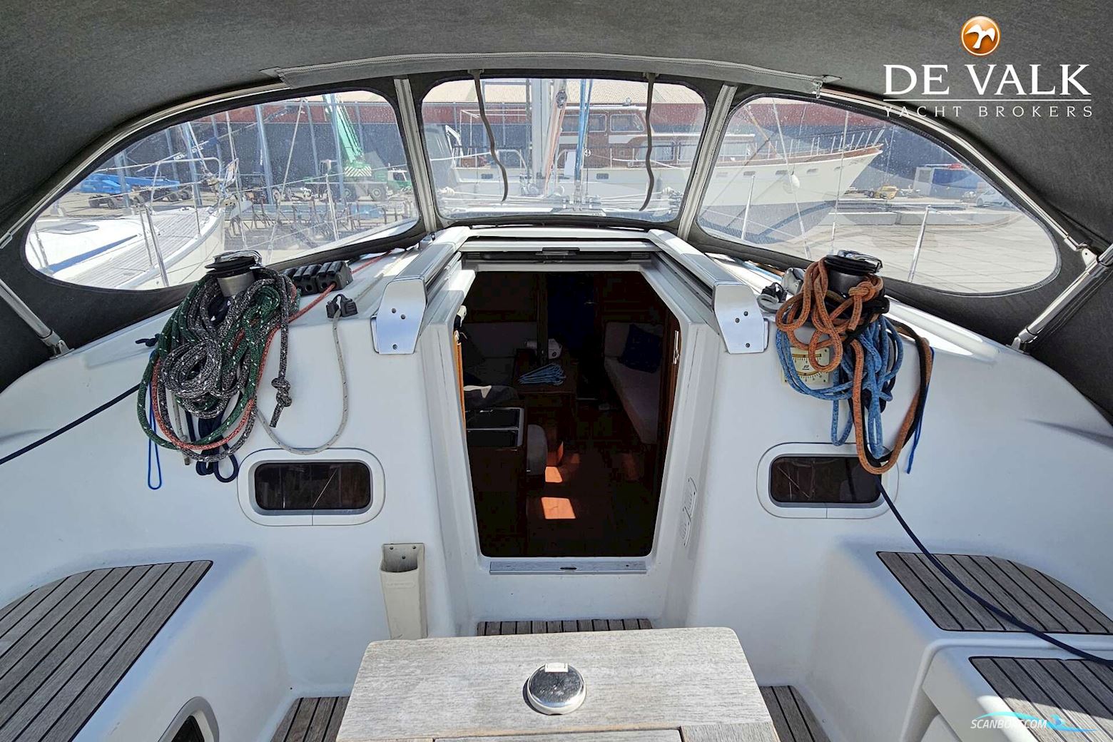 Beneteau Oceanis 37