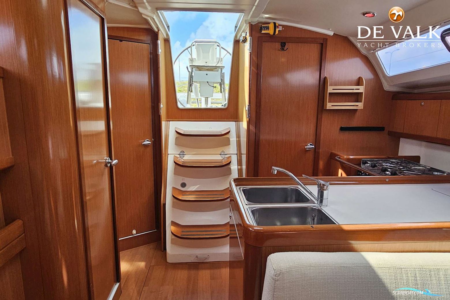 Beneteau Oceanis 37