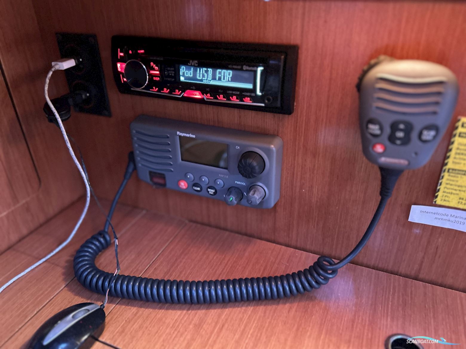 Beneteau Oceanis 37