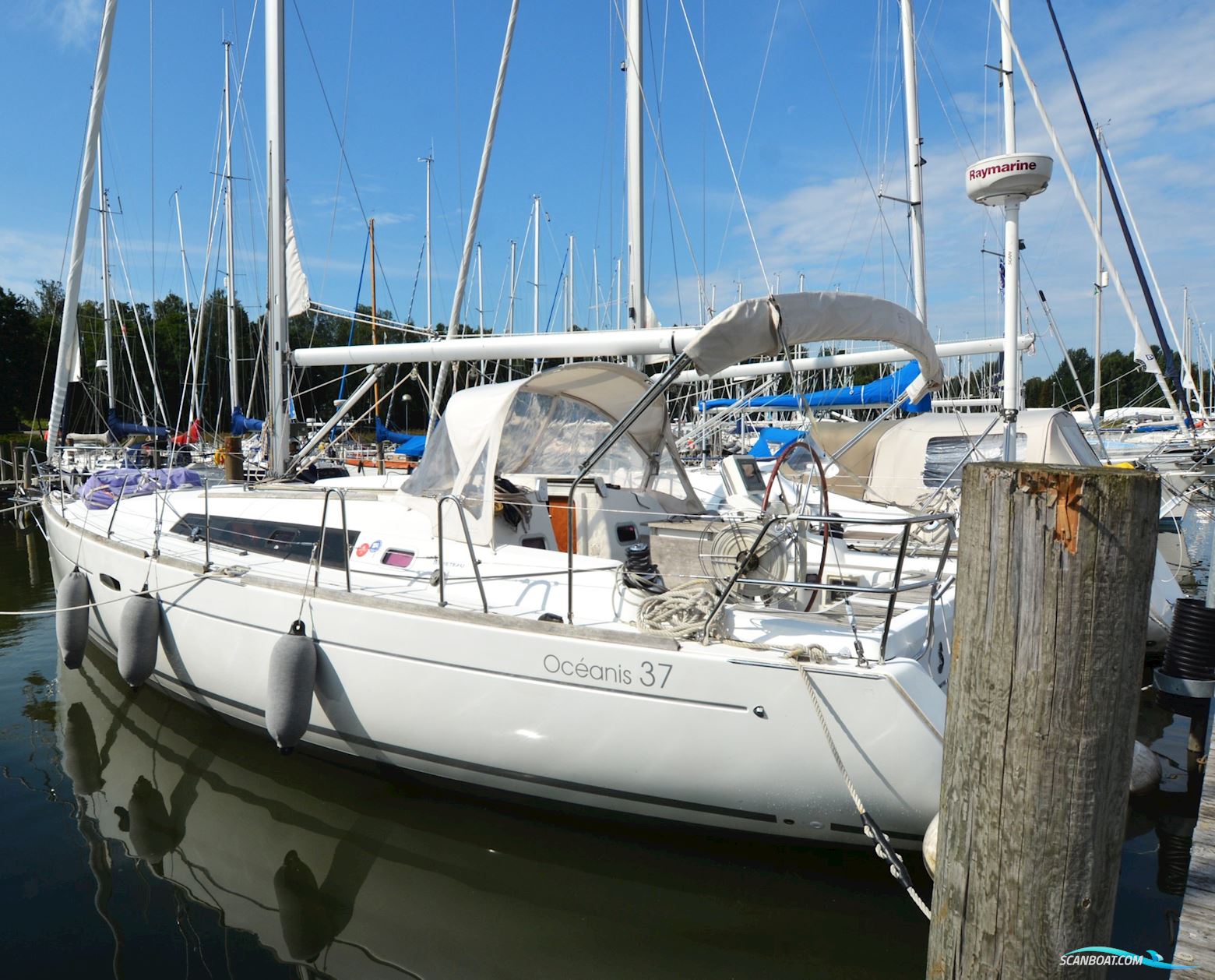 Beneteau Oceanis 37