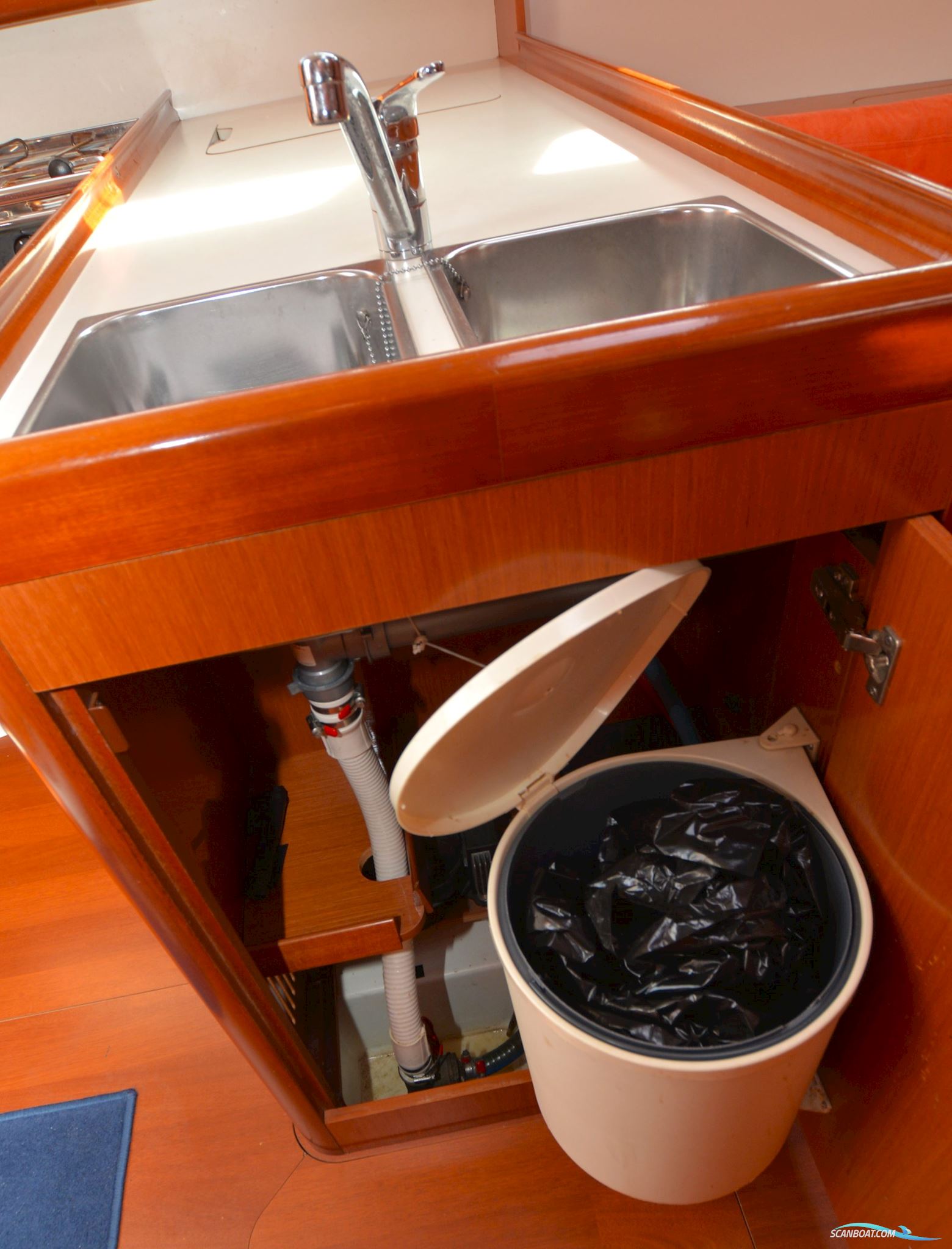 Beneteau Oceanis 37
