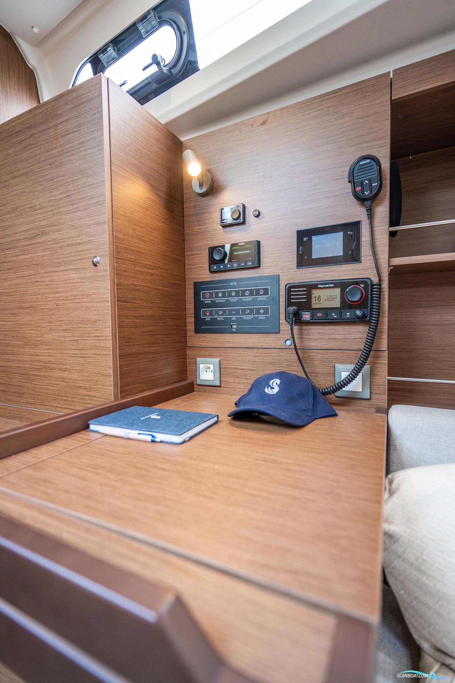 Beneteau Oceanis 37.1