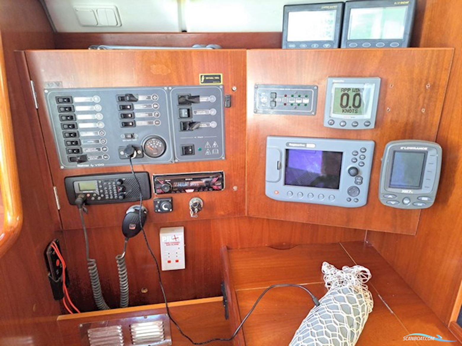 Beneteau Oceanis 373