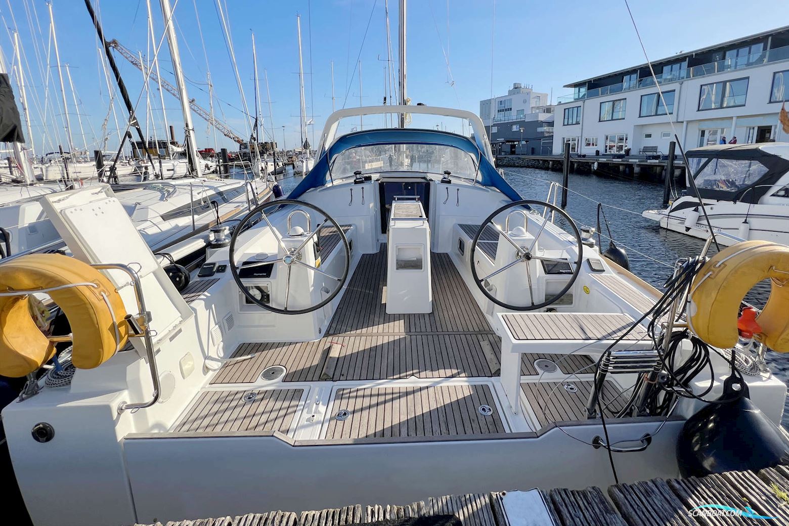 Beneteau Oceanis 38