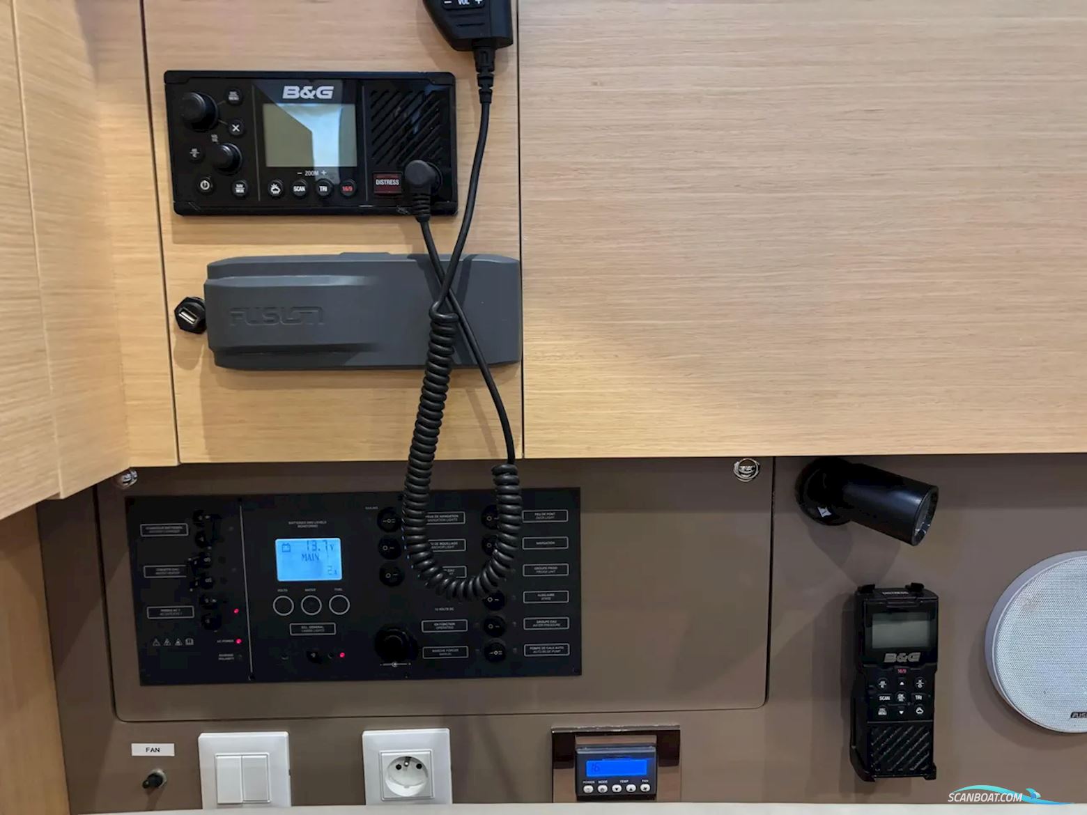 Beneteau Oceanis 38.1