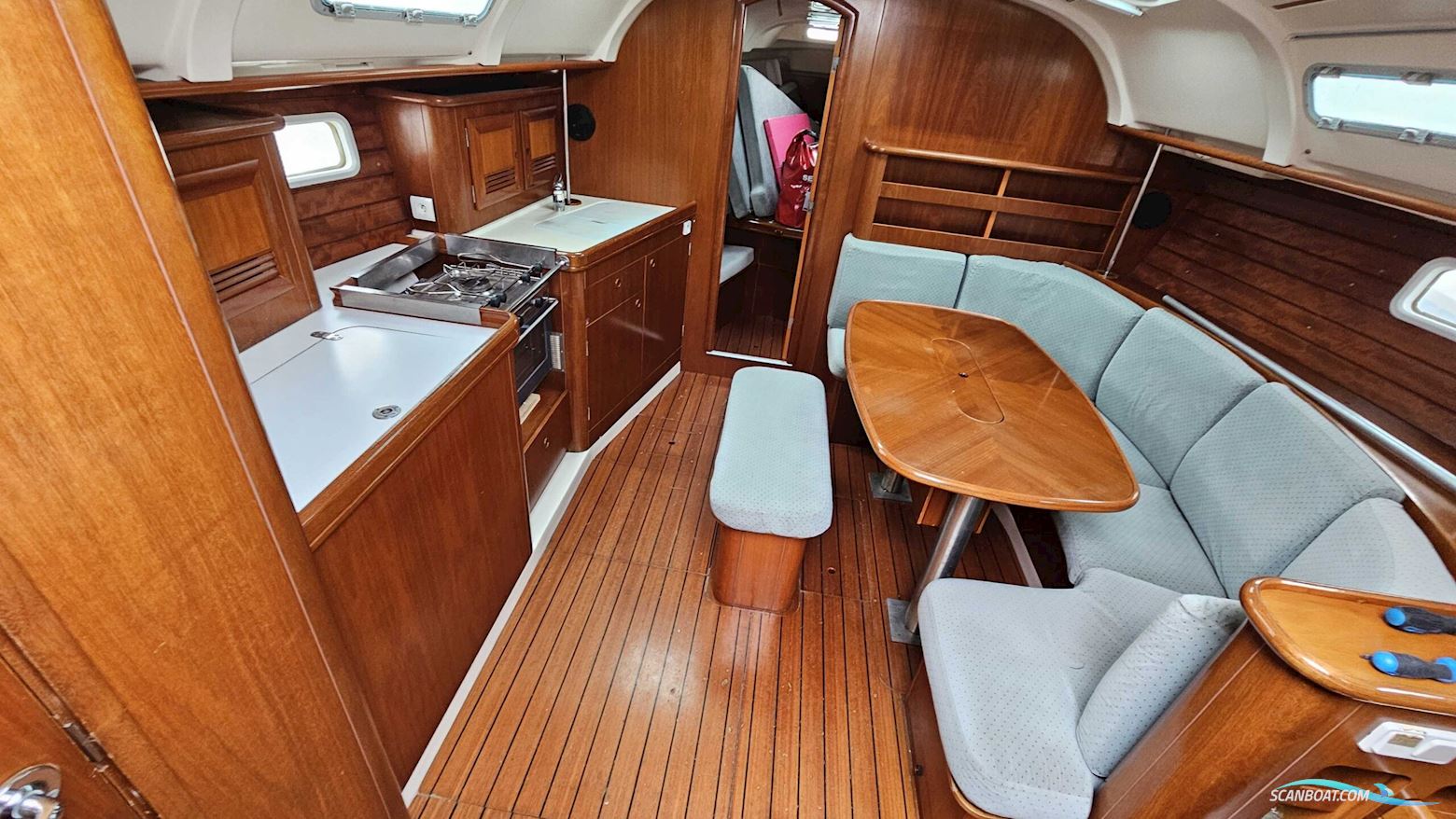 Beneteau Oceanis 381