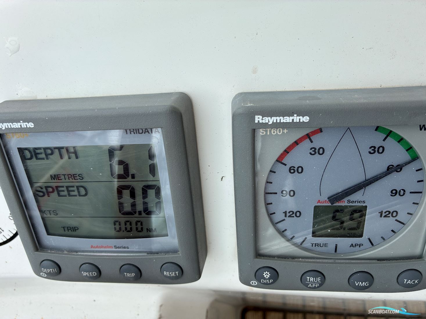 Beneteau Oceanis 40 Bov propel–ikke teakdæk