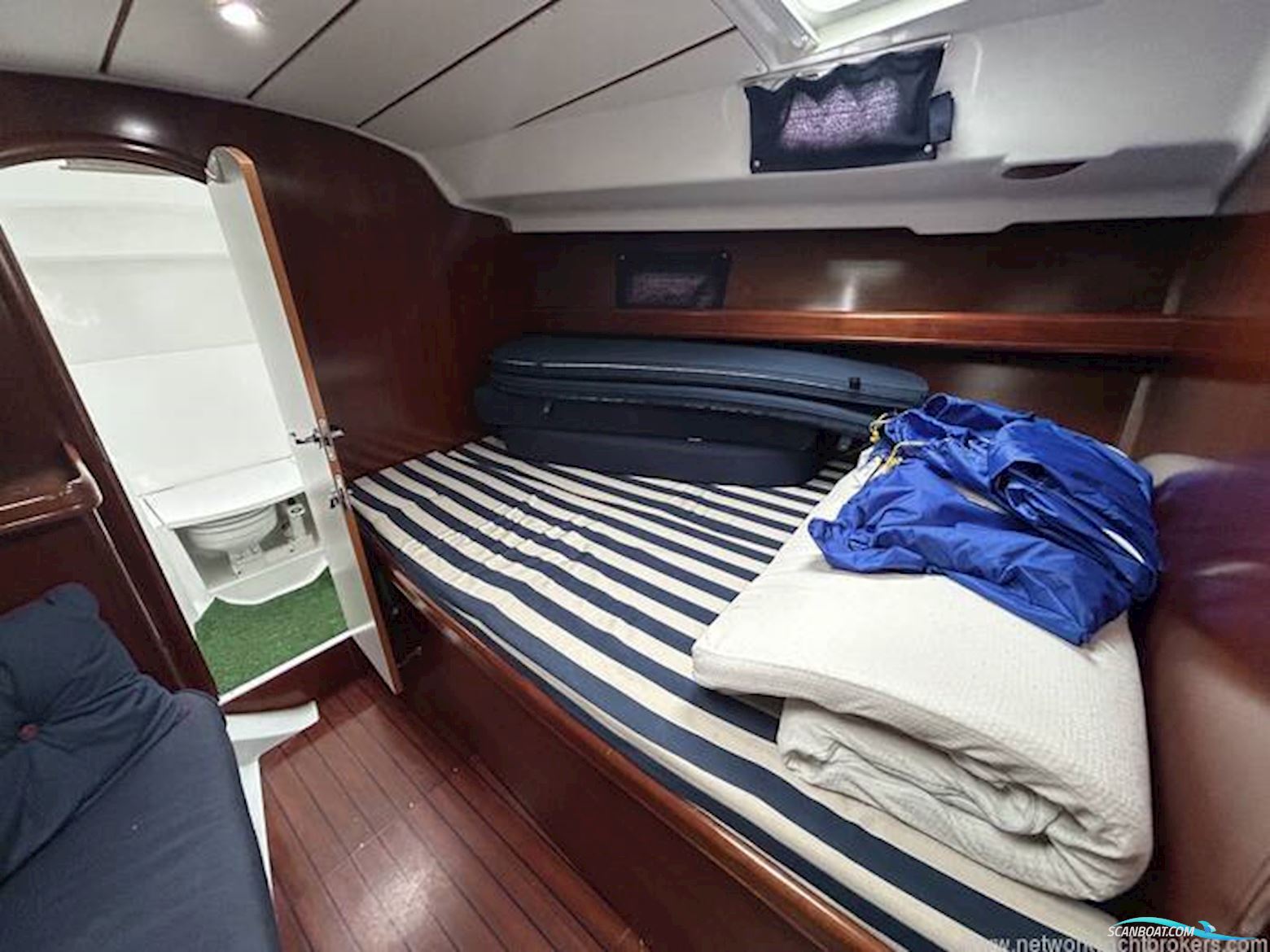 Beneteau Oceanis 411 Celebration