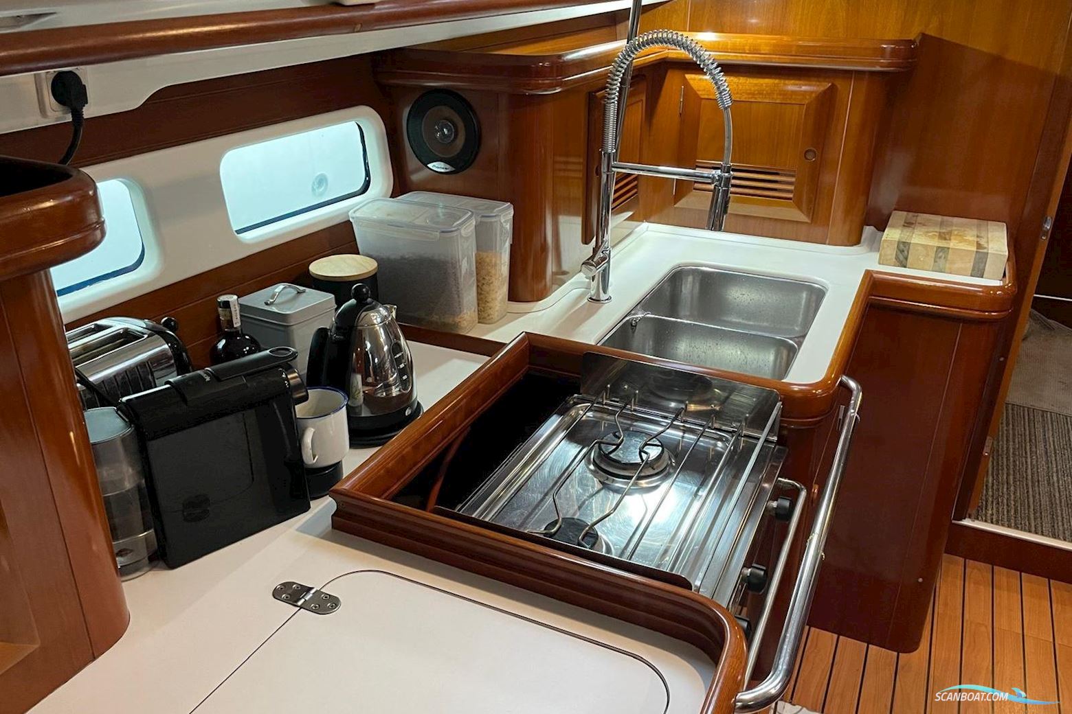 Beneteau Oceanis 411 Celebration
