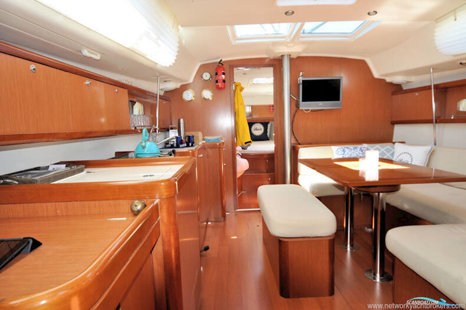 Beneteau Oceanis 43