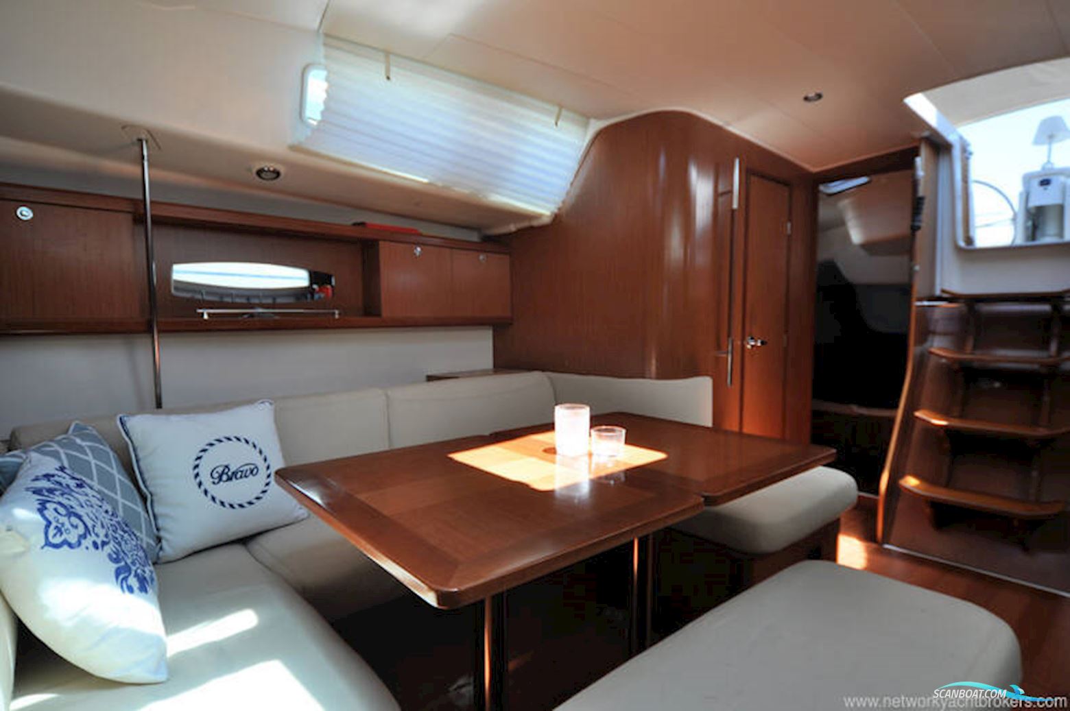 Beneteau Oceanis 43
