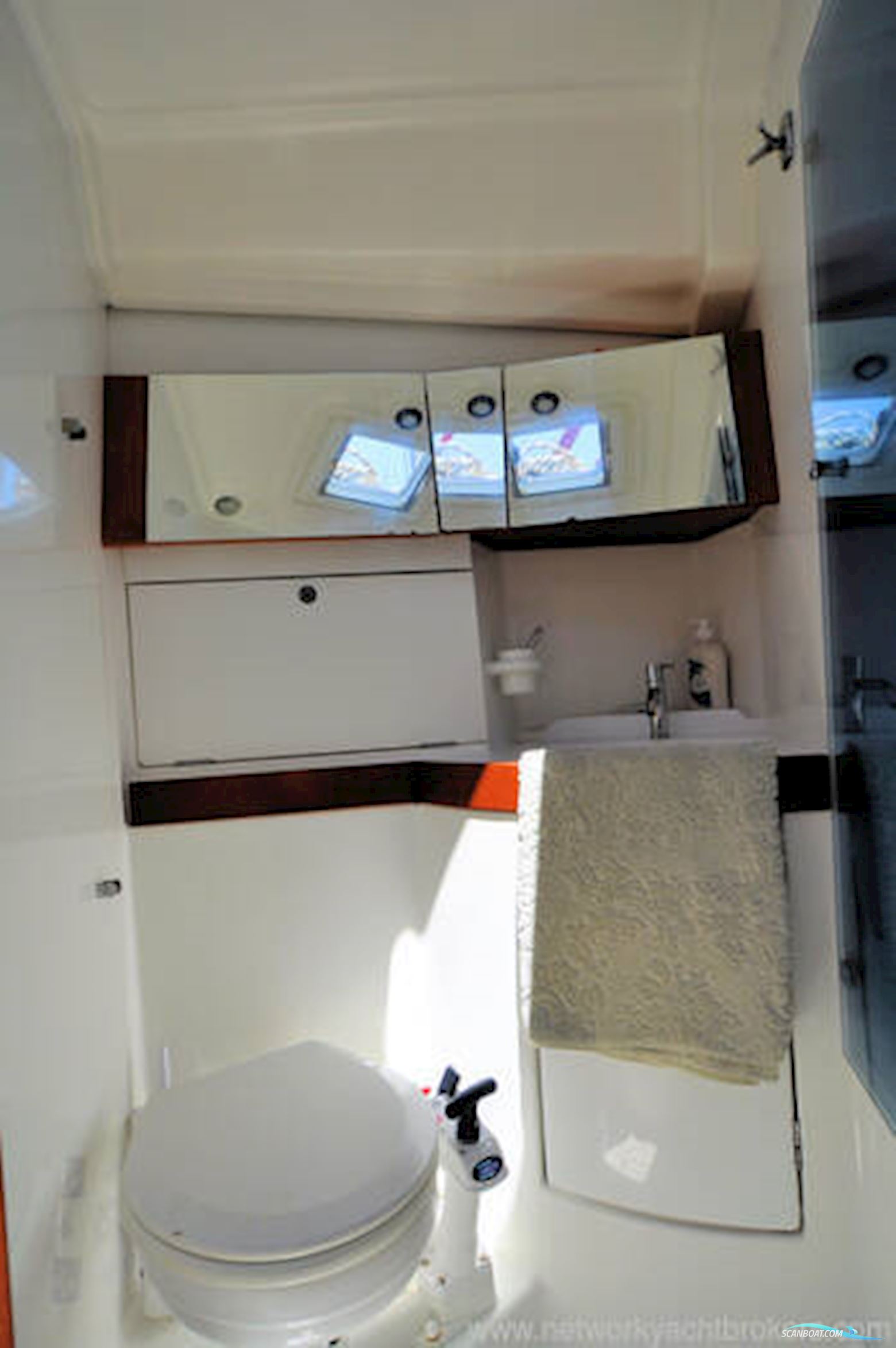 Beneteau Oceanis 43