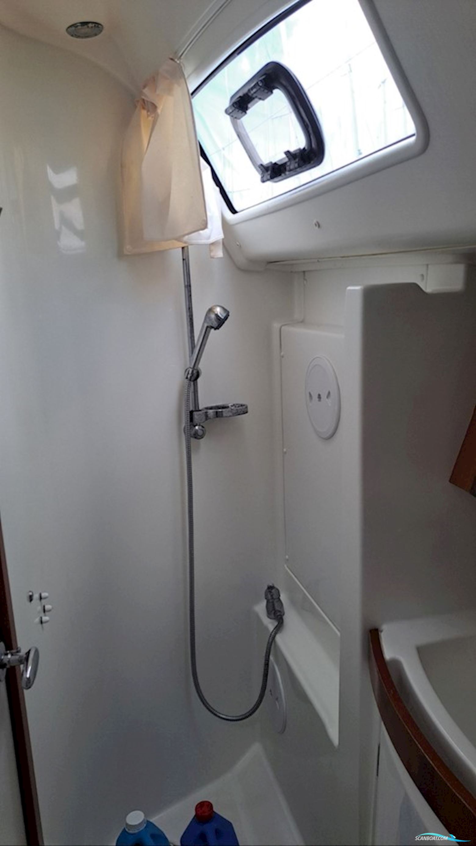 Beneteau Oceanis 43