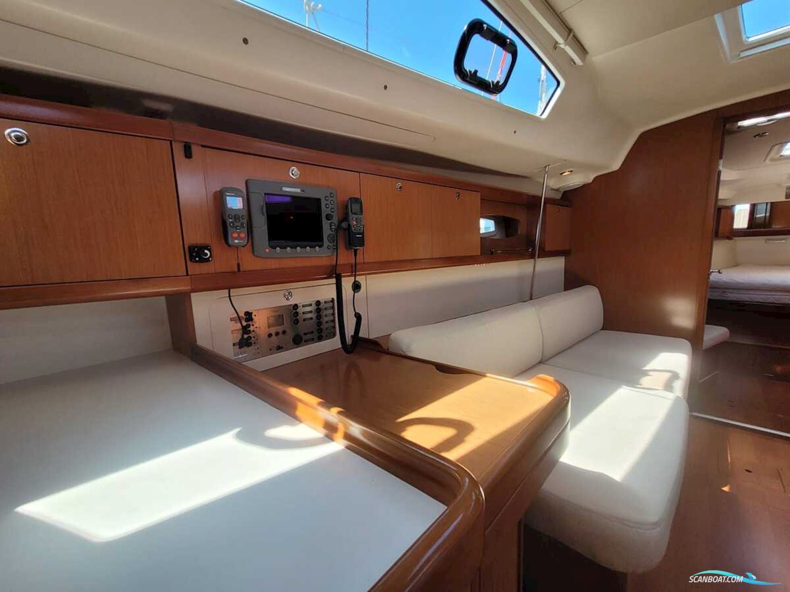 Beneteau Oceanis 43