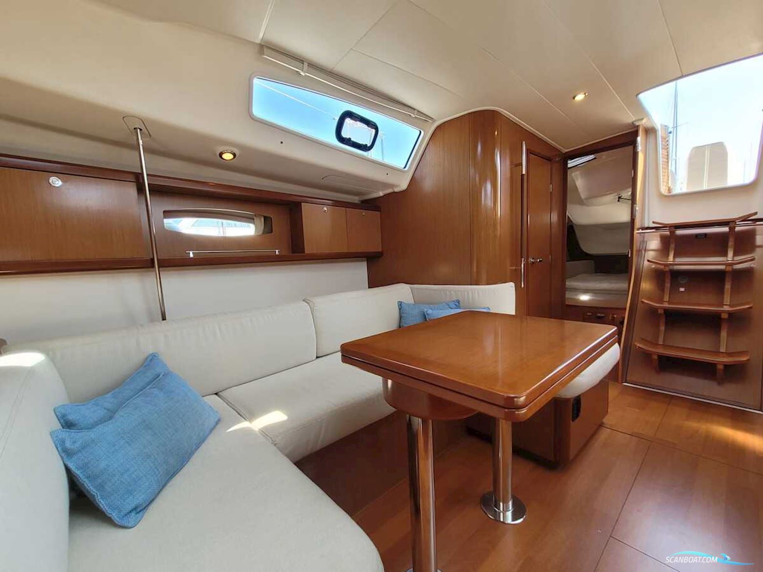 Beneteau Oceanis 43