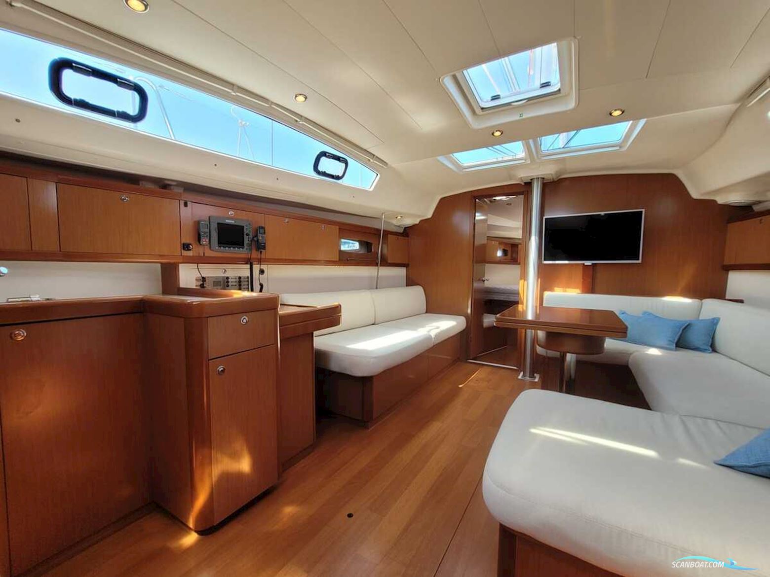 Beneteau Oceanis 43
