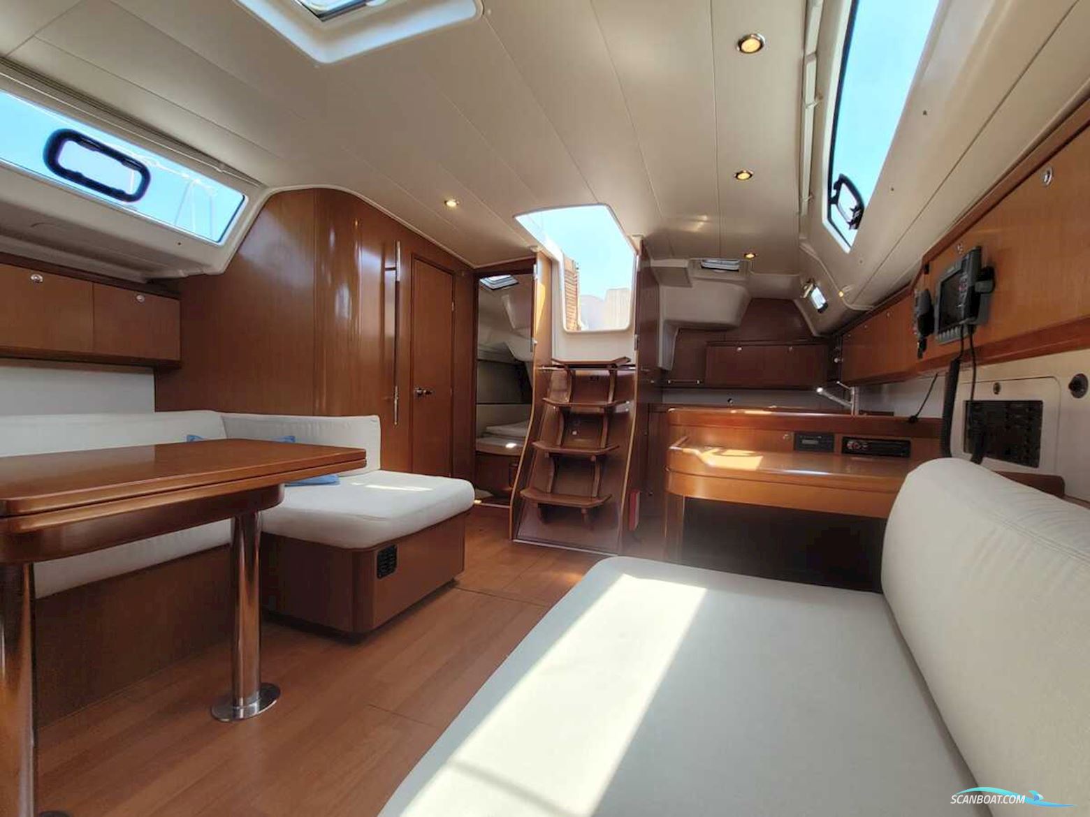 Beneteau Oceanis 43