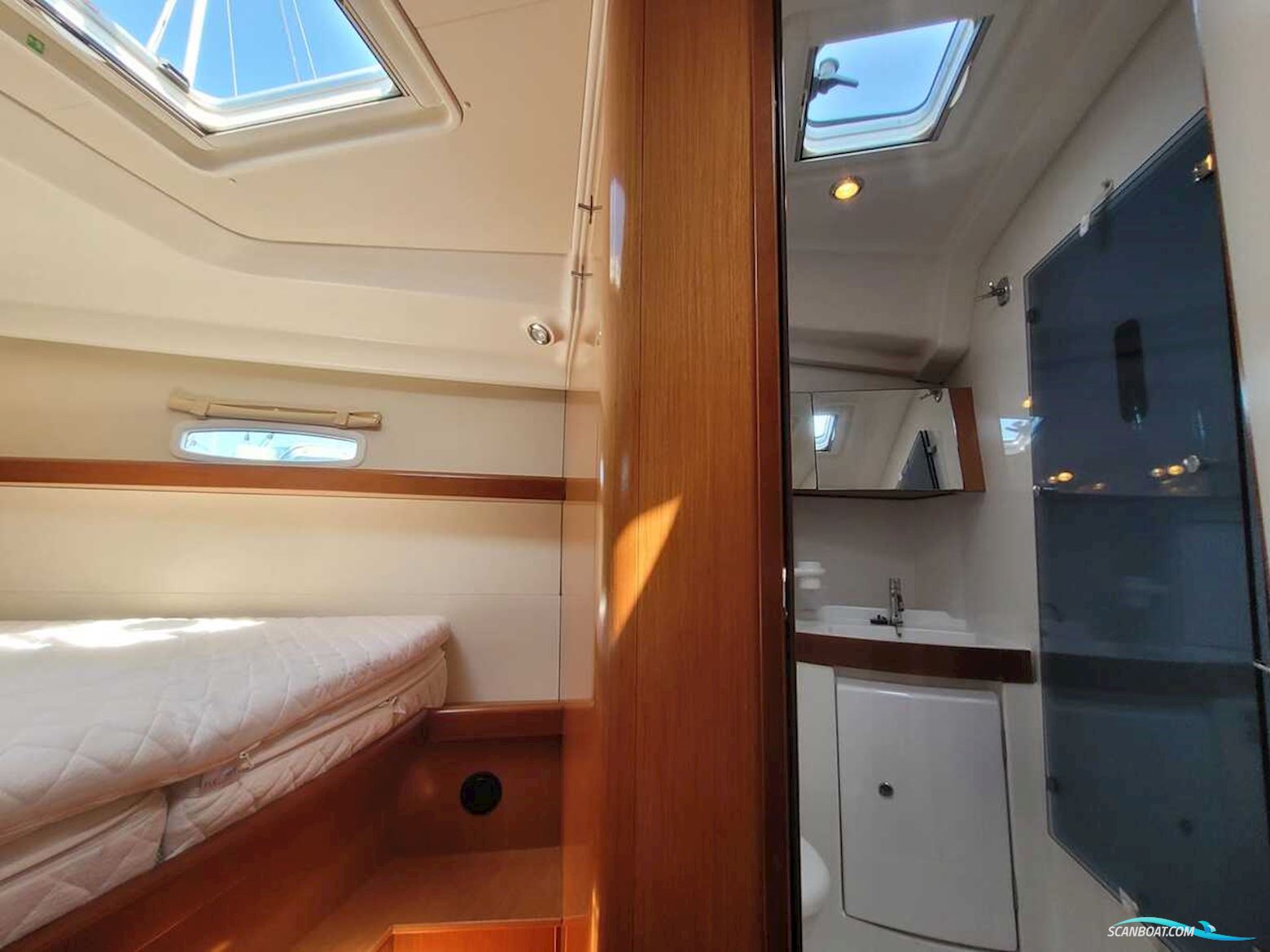 Beneteau Oceanis 43