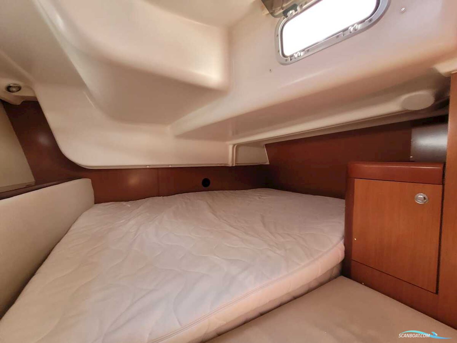 Beneteau Oceanis 43