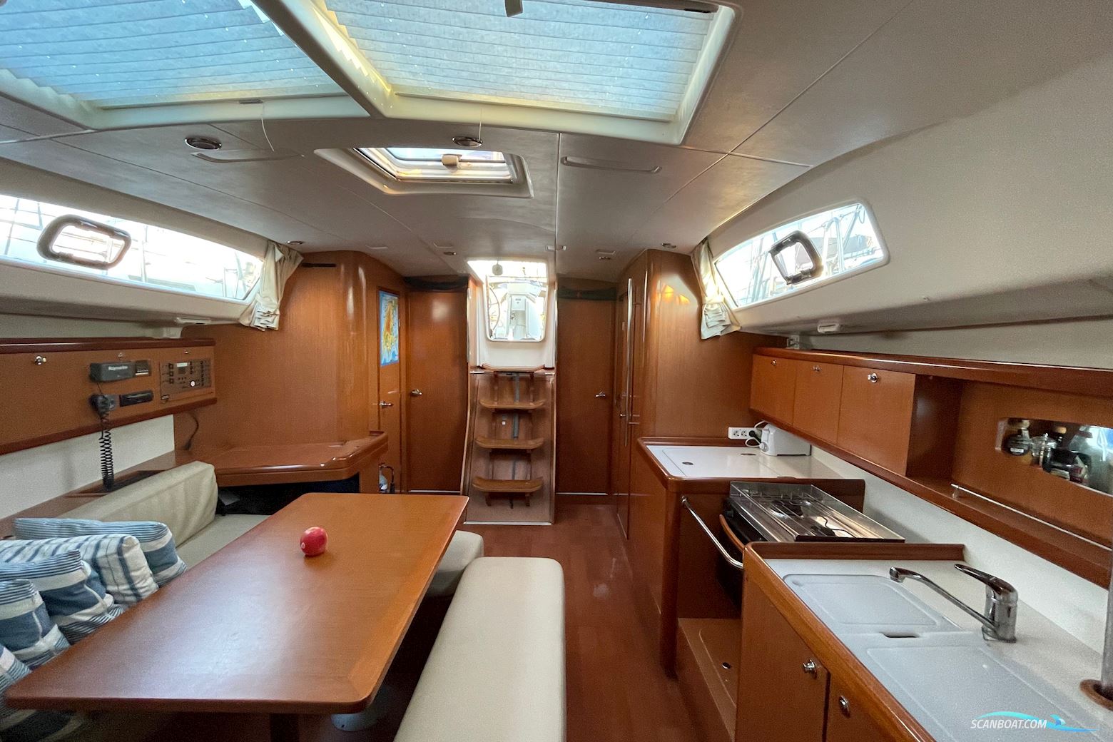 Beneteau Oceanis 43