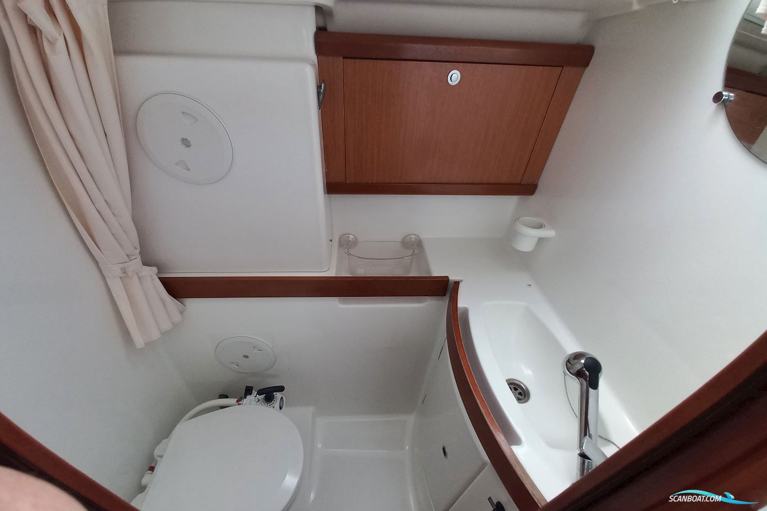 Beneteau Oceanis 43