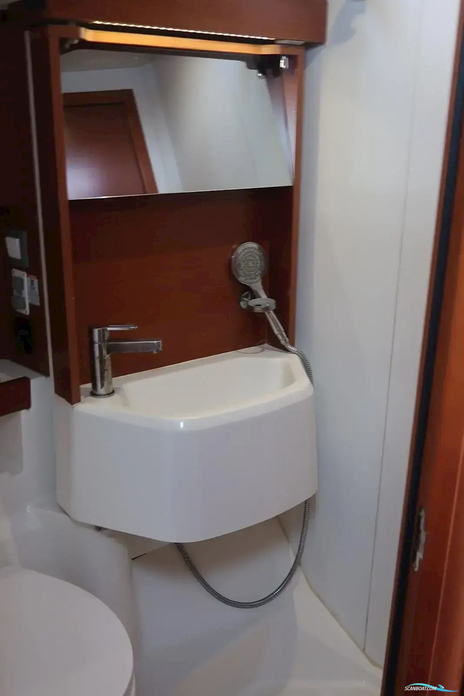 Beneteau Oceanis 51.1