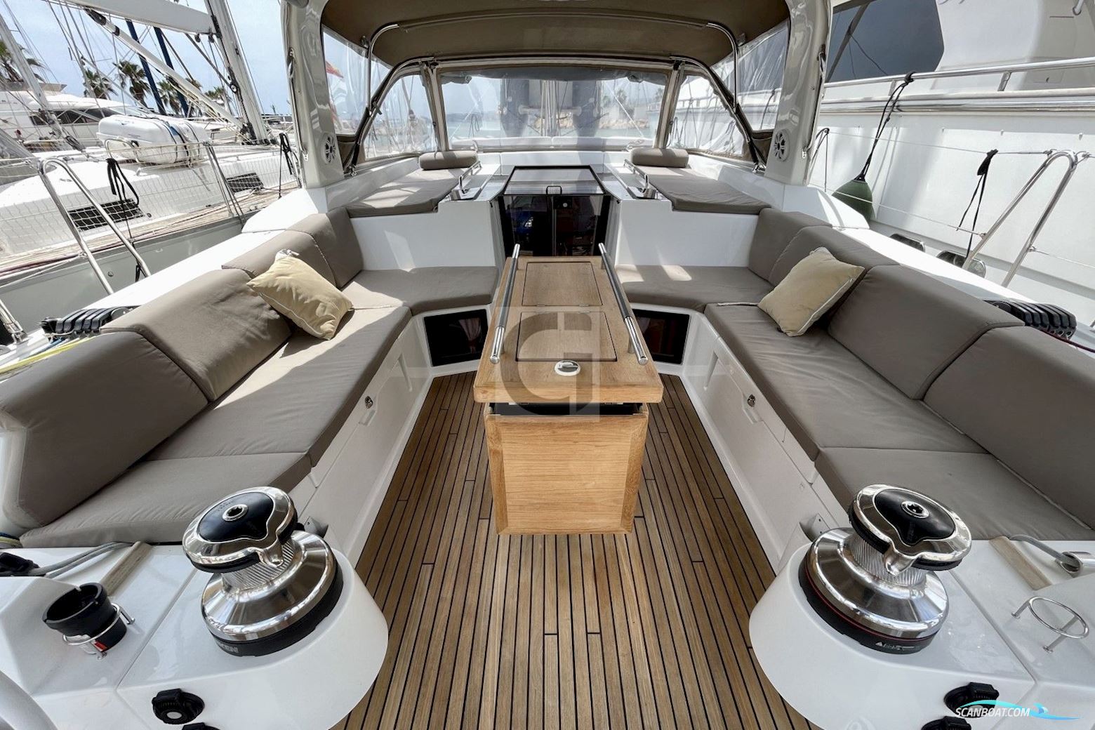 Beneteau Oceanis 55